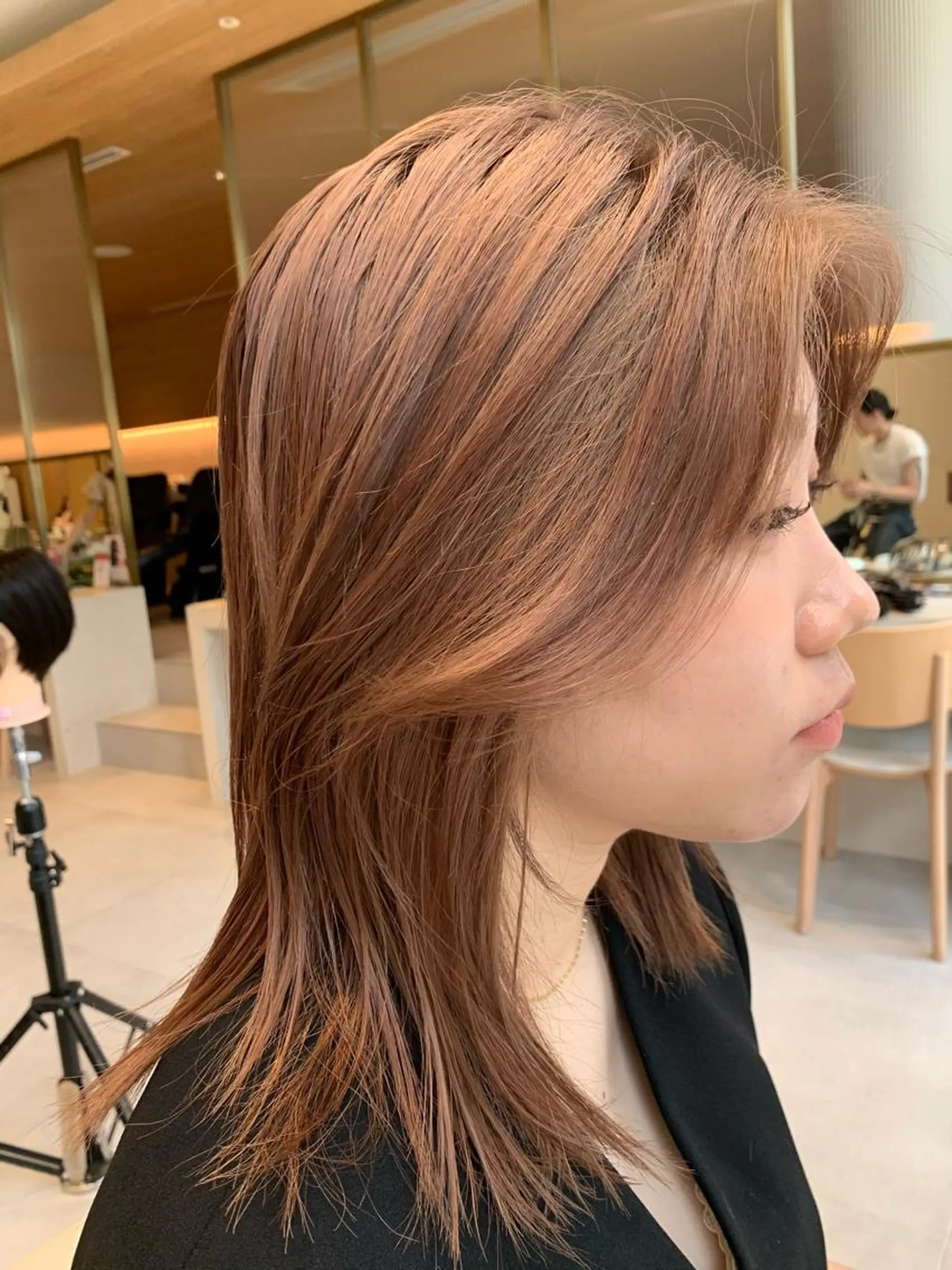 ミディアム レイヤー専門家 ダブルカラー修のヘアスタイル