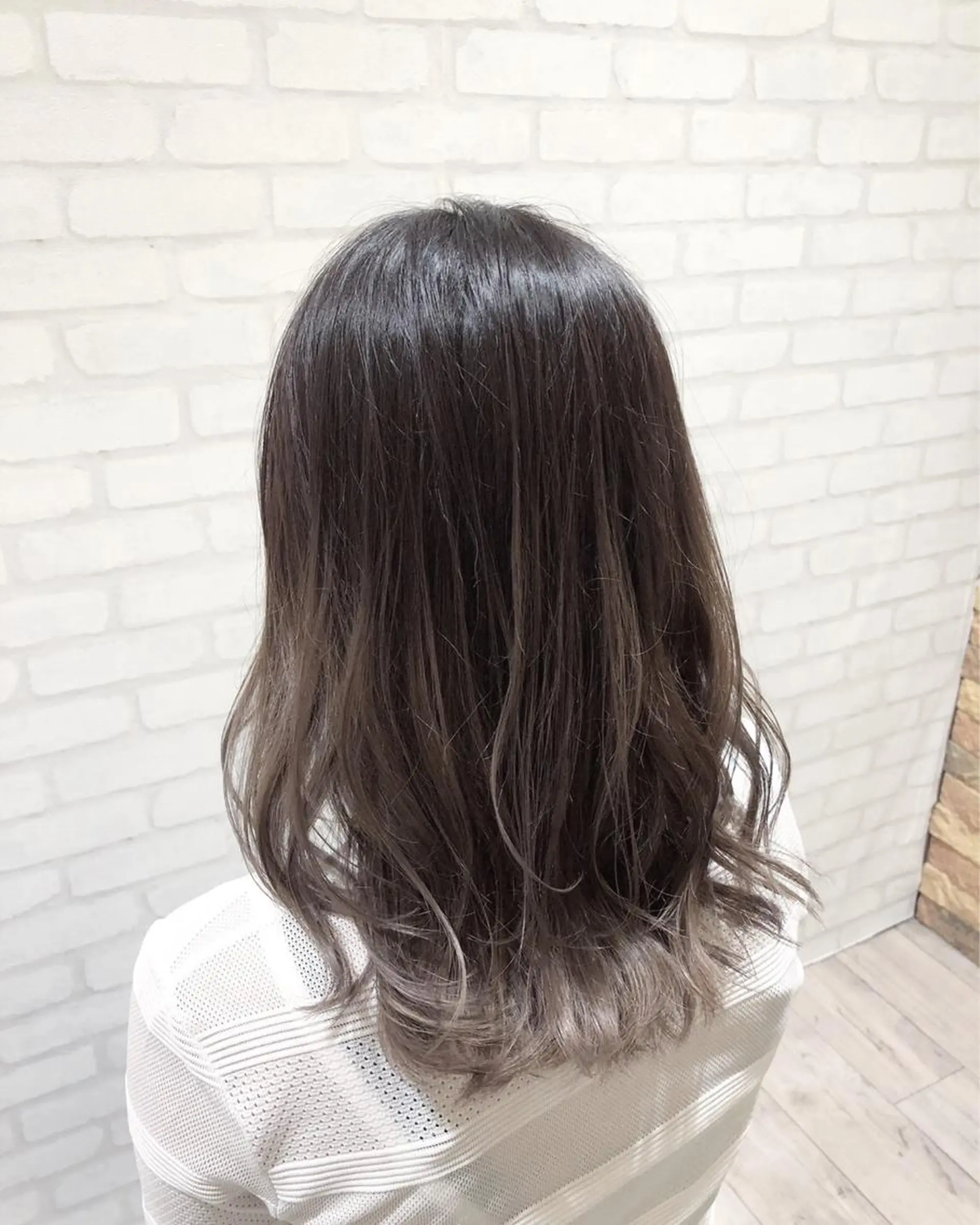 ミディアム カラー 白髪ぼかしモデル募集 今村理央奈のヘアスタイル