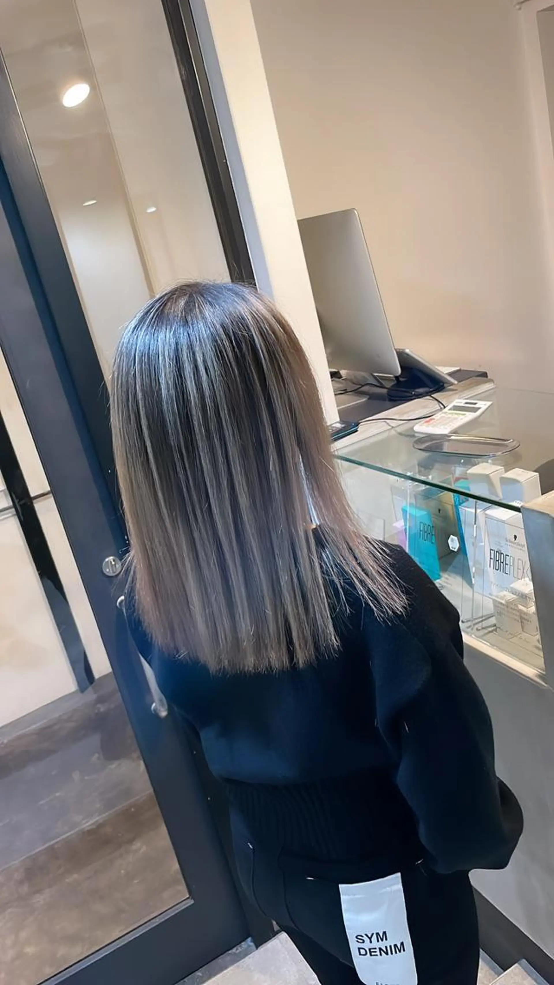 ショート カラー ヘアカラー トリートメント ヘアセット 難波ブリーチカラー 伊藤洋輝のヘアスタイル