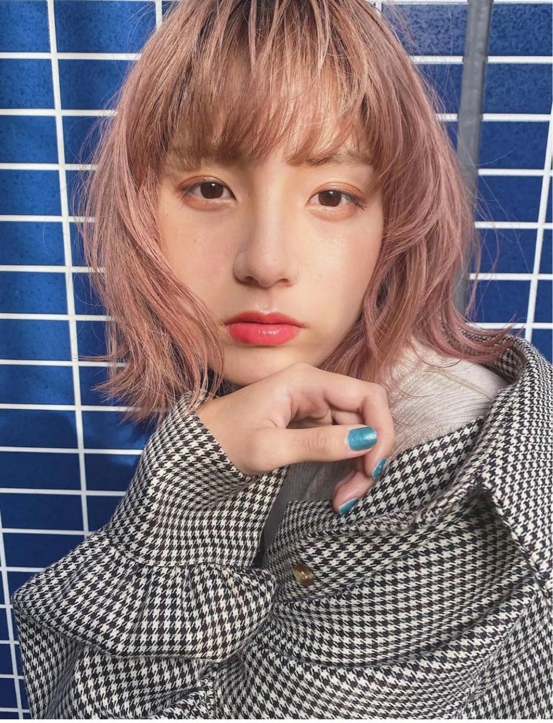 ショート カラー GiseL アンリのヘアスタイル