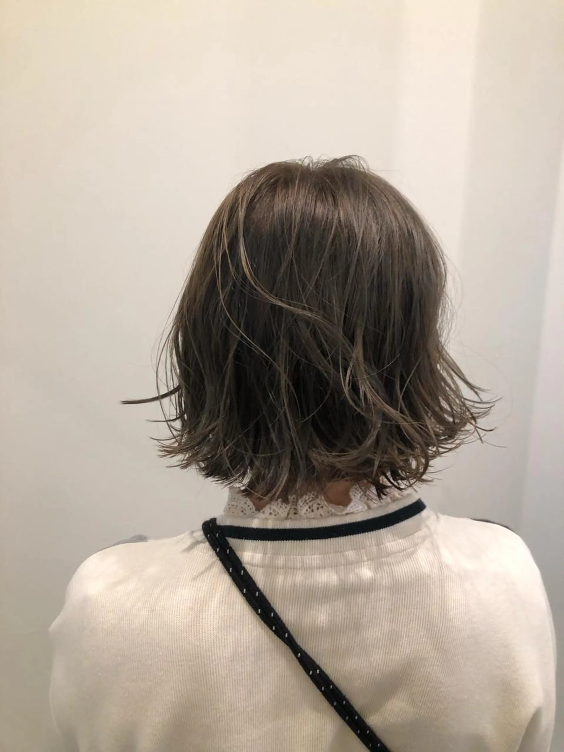 ショート カラー ブリーチ 透明感カラー グレージュ オリーブグレージュ オリーブグレー ニュアンスカラー🫧 加納のヘアスタイル