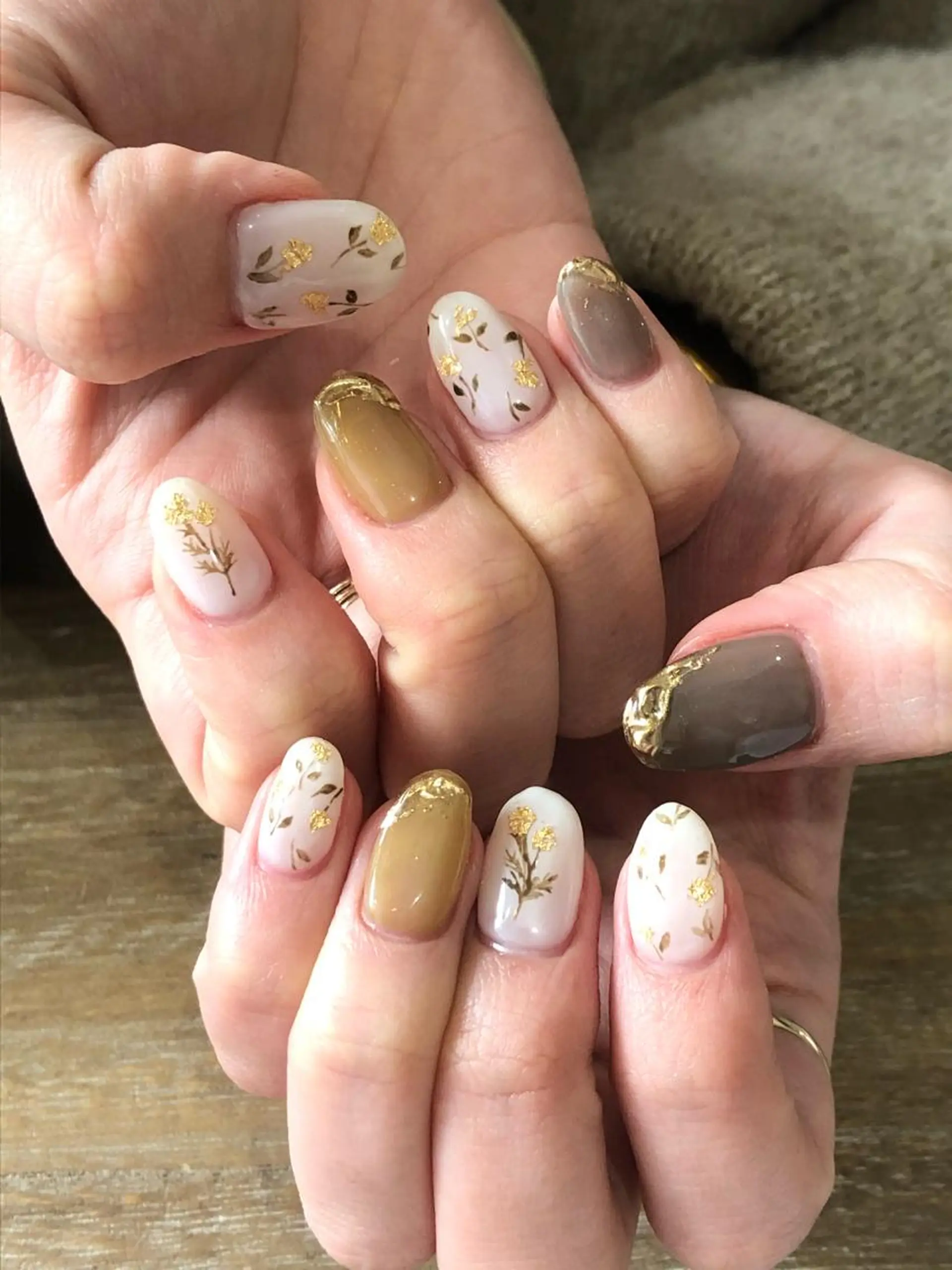 ネイル ハンドネイル Nest 三田のマツエク・マツパデザイン