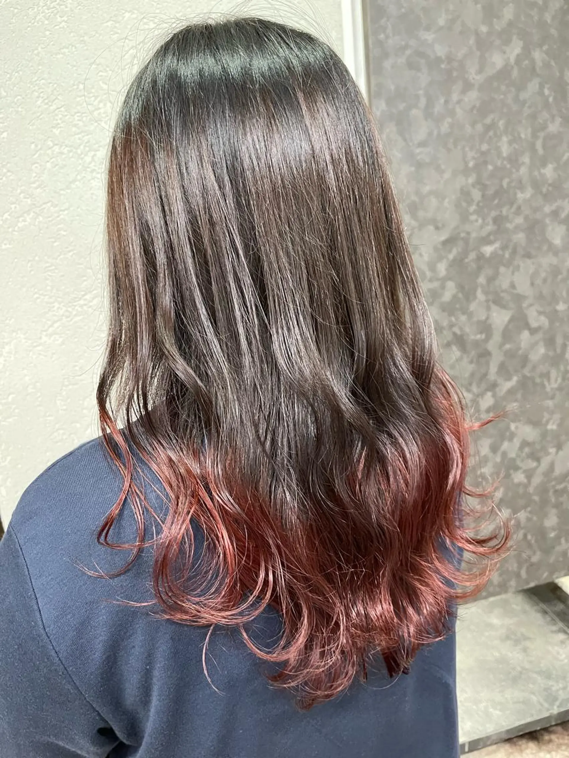 ロング カラー レッドカラー カット ヘアカラー 🔥ブリーチカラー 槙川のヘアスタイル