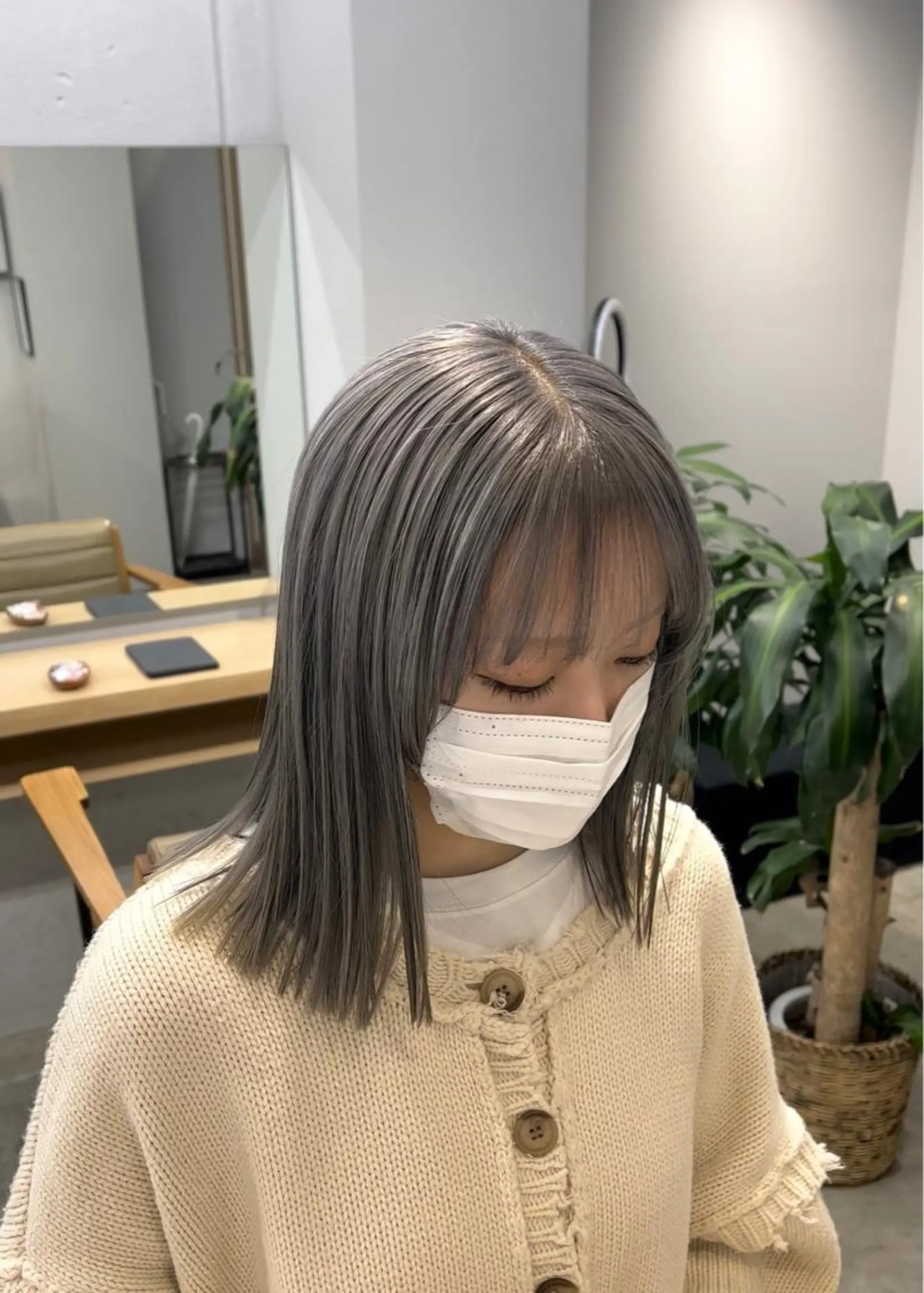 ミディアム カラー SALOWIN柏Suite所属・ブリーチ毛の縮毛矯正 ハイトーン/岡本智樹のヘアスタイル