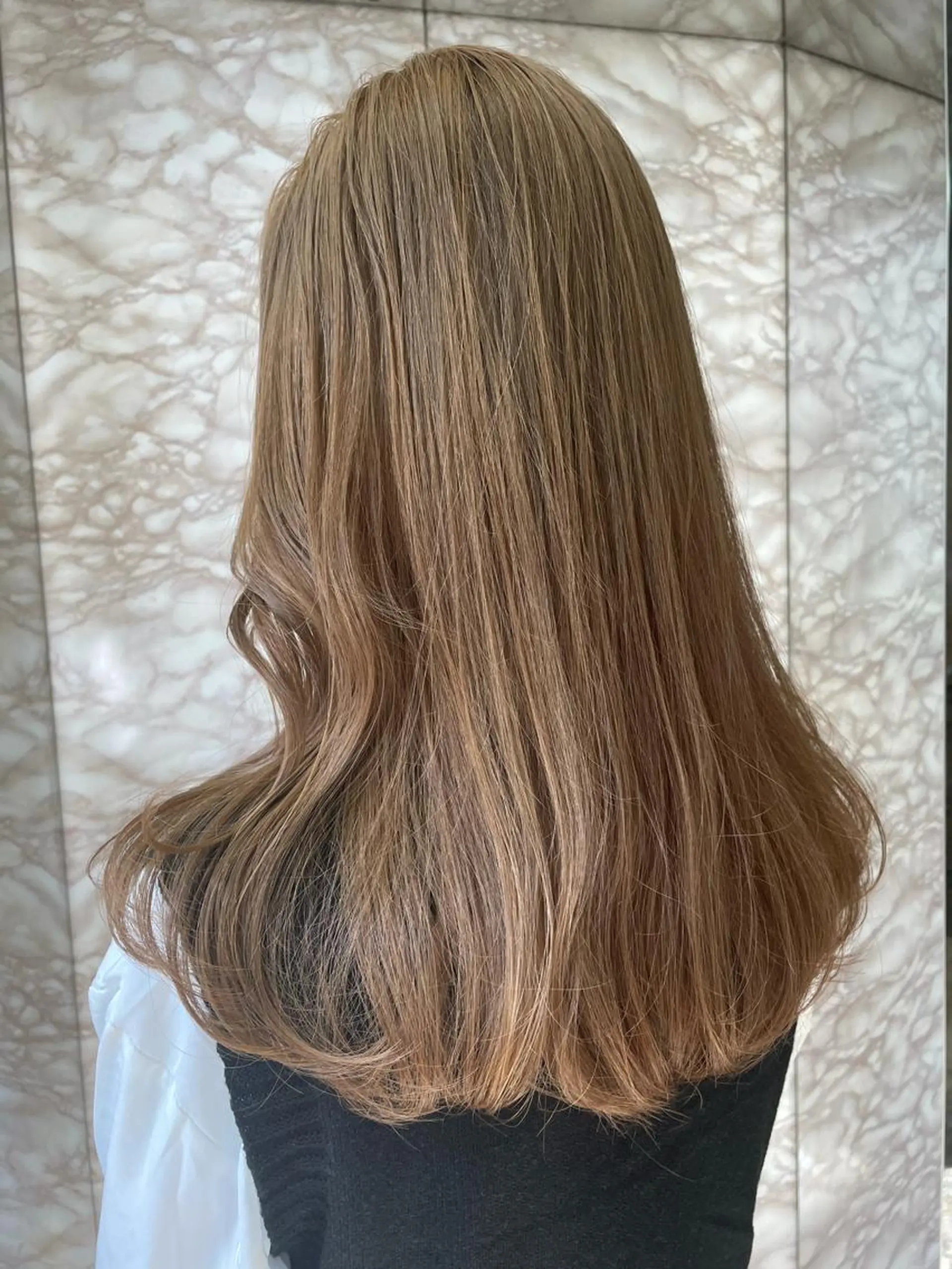 ロング カラー ヘアカラー トリートメント YEAU　PLUS所属・極上の艶髪 RINAのヘアスタイル