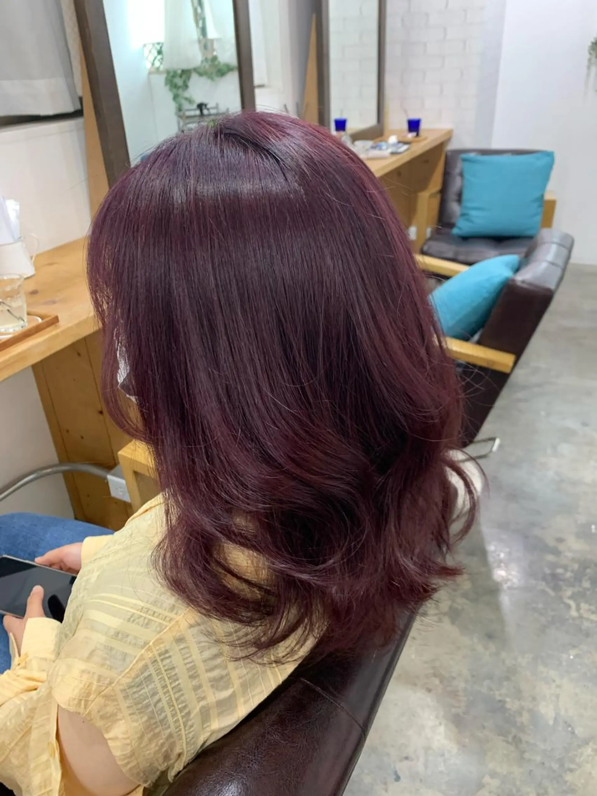 ミディアム パープルカラー hair living　Liko 池袋西口店所属・しば たのヘアスタイル