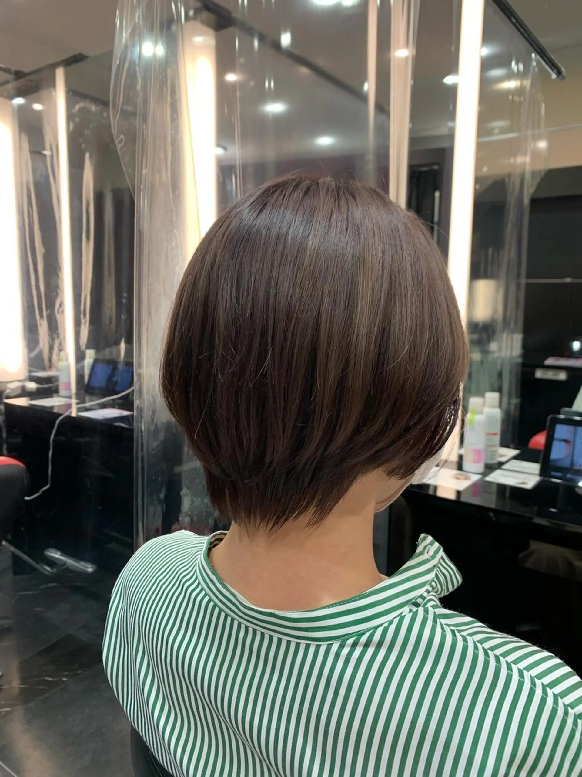 ショート カラー ブリーチ イルミナカラー 艶髪/白髪ぼかし ヘッドスパ/大野結菜のヘアスタイル