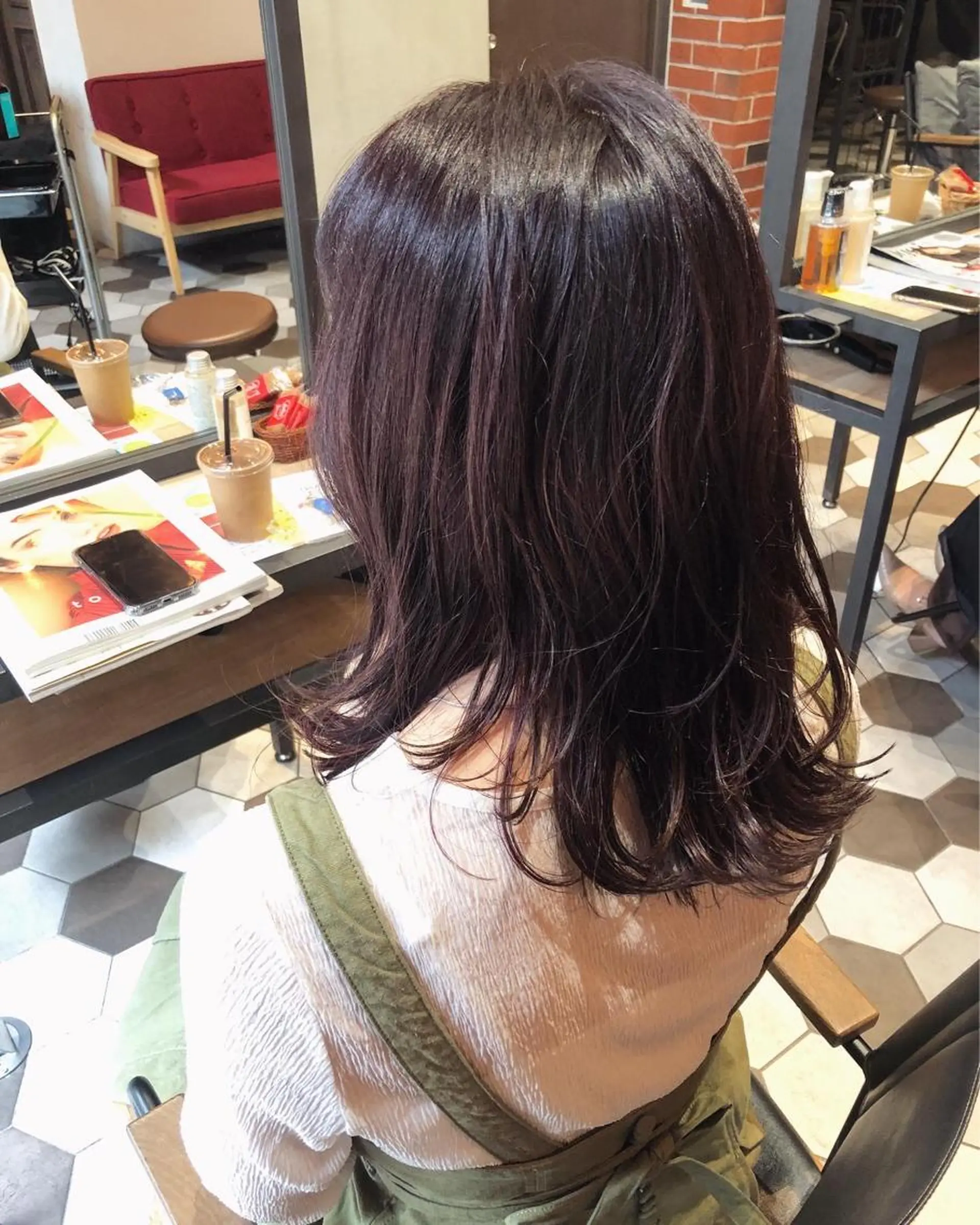 ミディアム カラー ヘアアレンジ インナーカラー ラベンダーカラー ピンクカラー レイヤーカット カット ヘアカラー トリートメント 酸性縮毛矯正🧴韓国 レイヤー/髪質改善のヘアスタイル