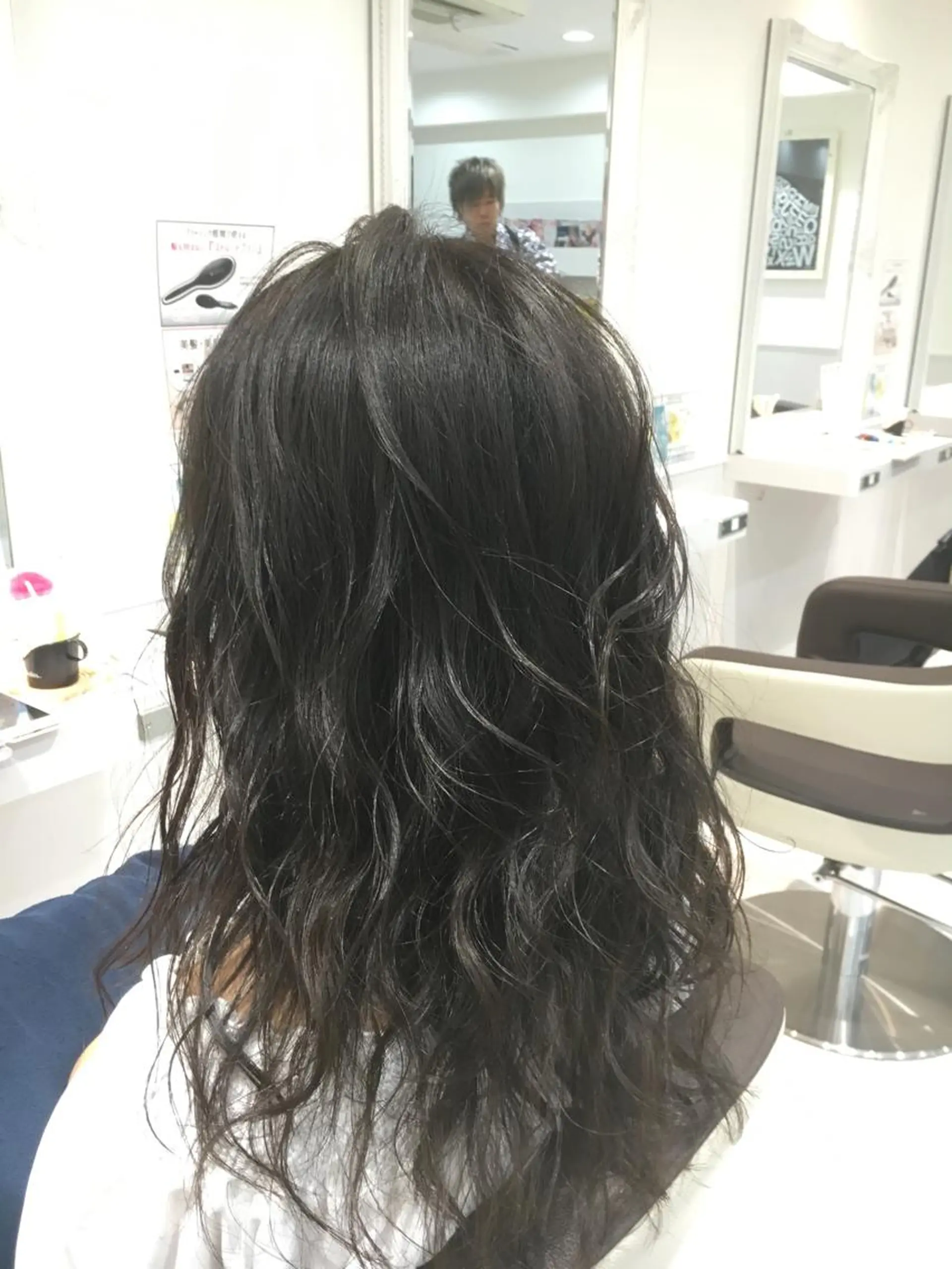 セミロング カラー アッシュ アッシュブラック 黒髪 透明感カラー イルミナカラー ノアヘアデザイン町田店所属・ショートヘア特化 mayaのヘアスタイル