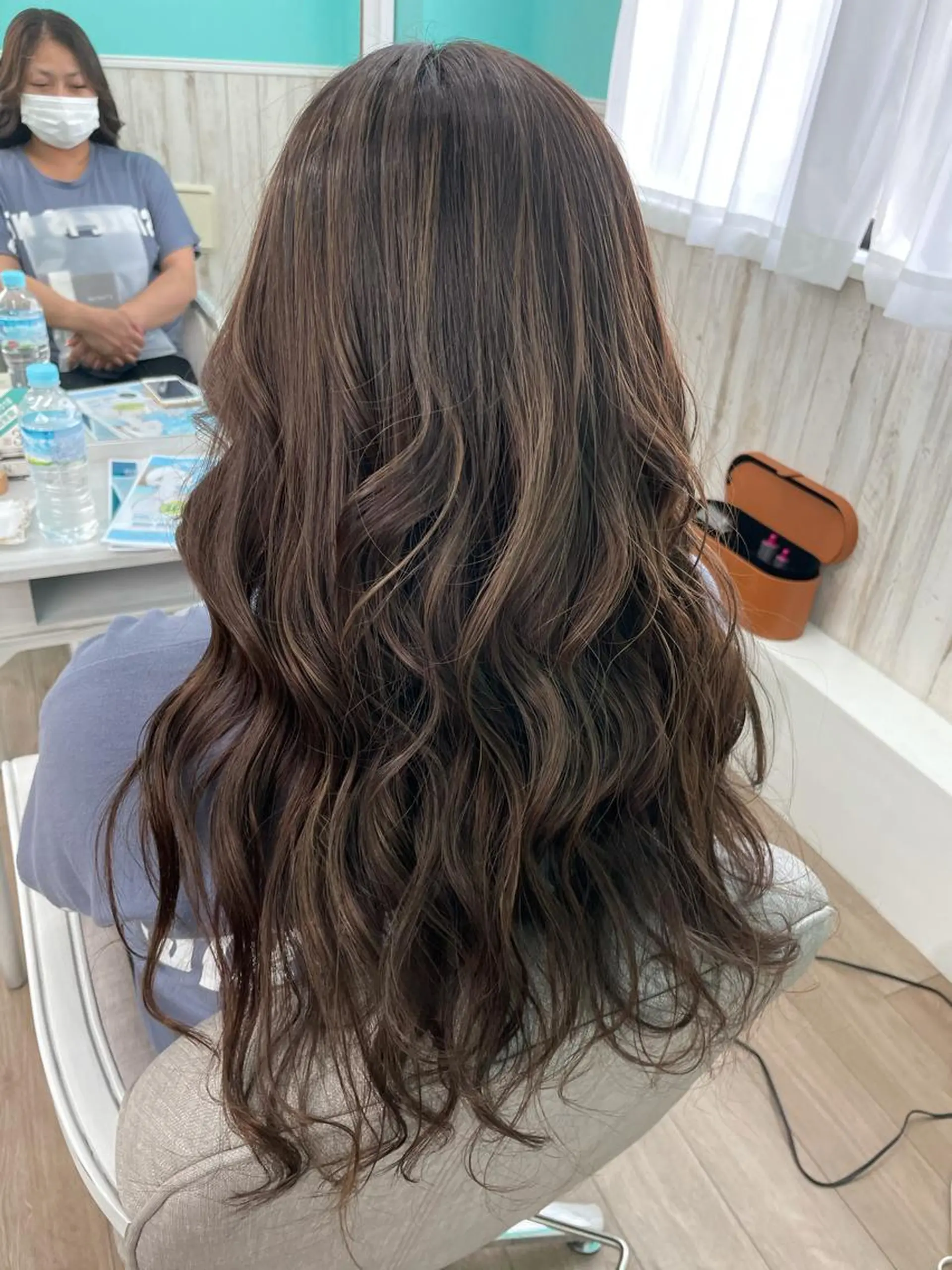 ロング ハイライト 🐆アンドウ チカコ🦓のヘアスタイル