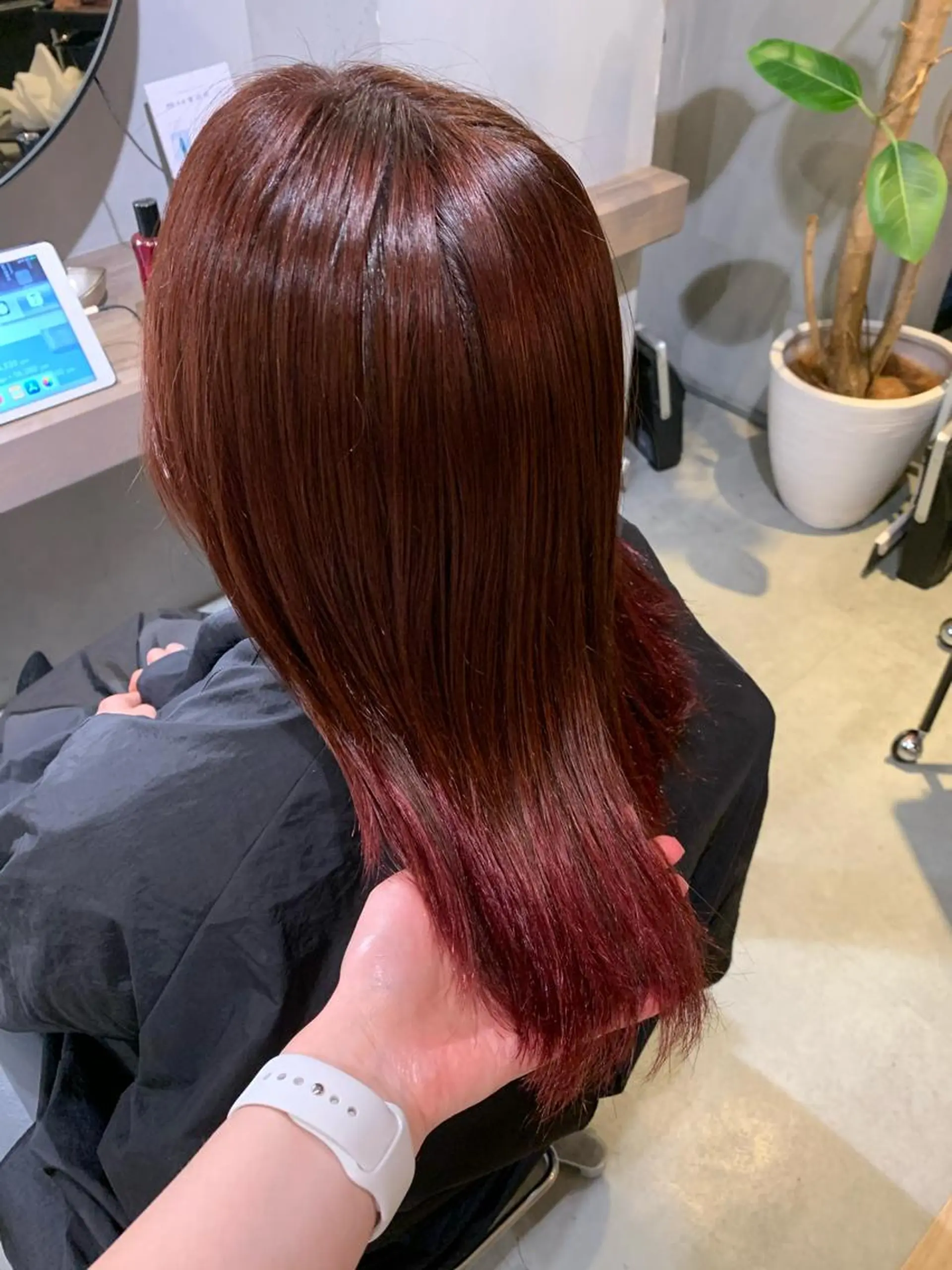 ミディアム カラー 美髪・シールエクステ ホソタニリョウコのヘアスタイル