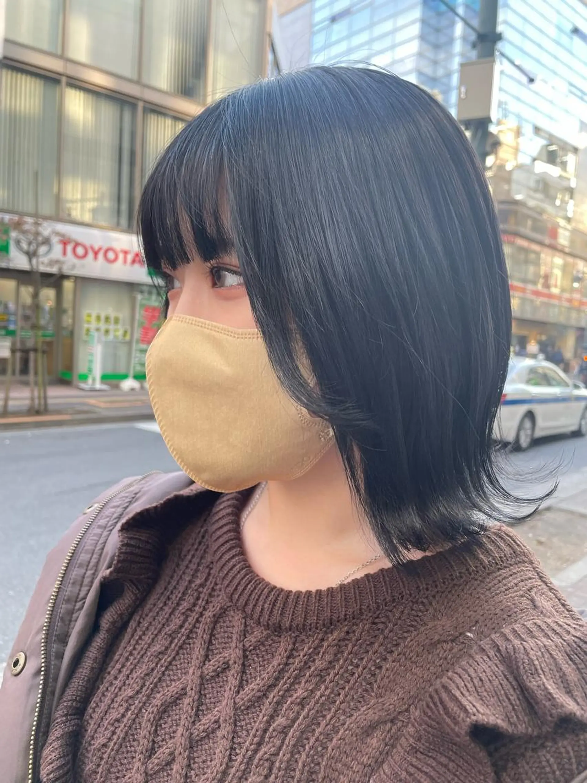 ミディアム カラー 黒髪 ブリーチ ブルーカラー ブルーブラック ケアブリーチ カット ヘアカラー トリートメント 韓国ヘア🦋 MIYUのヘアスタイル