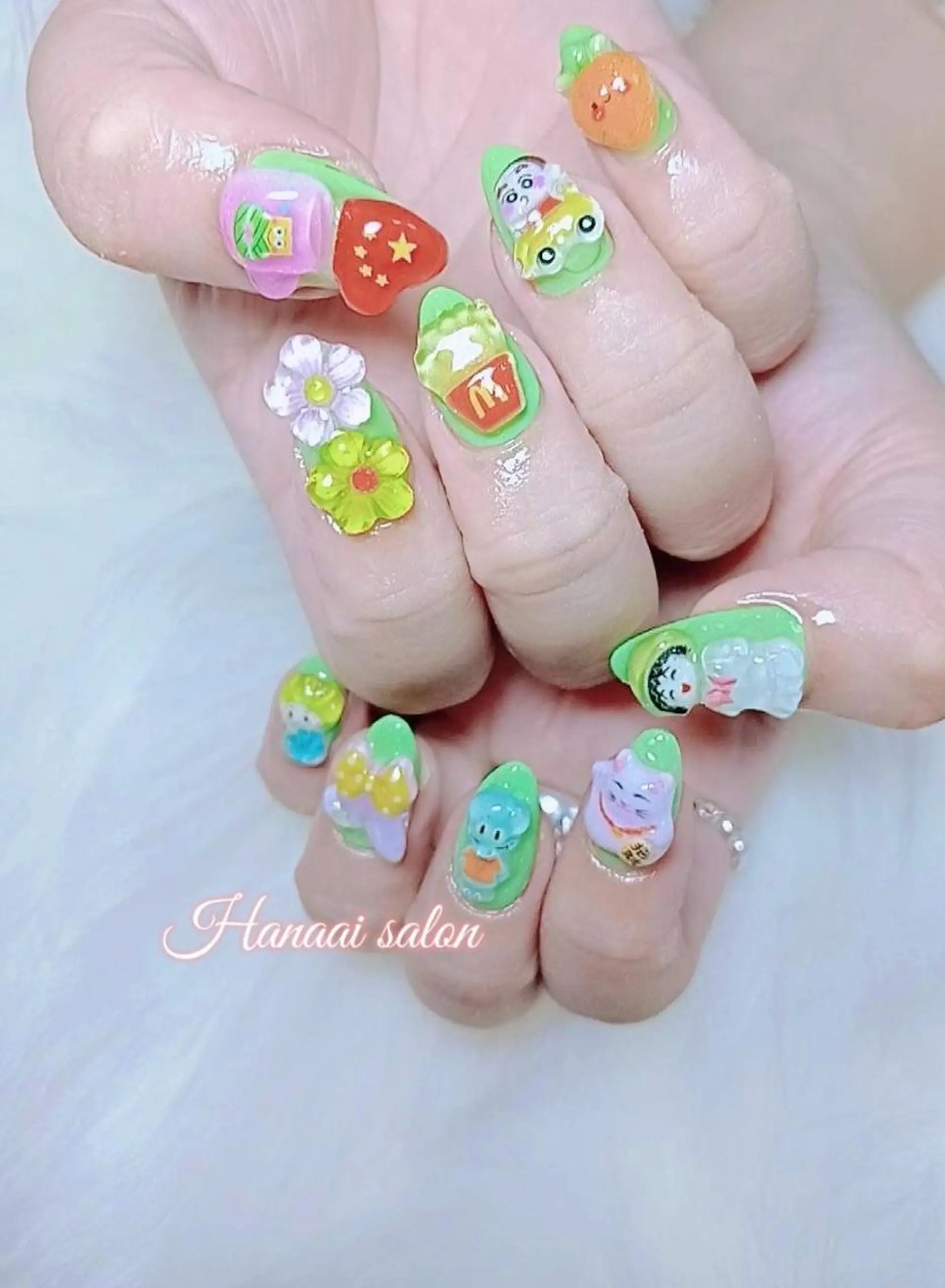 ネイル Hanaai Salon新宿店のネイルデザイン