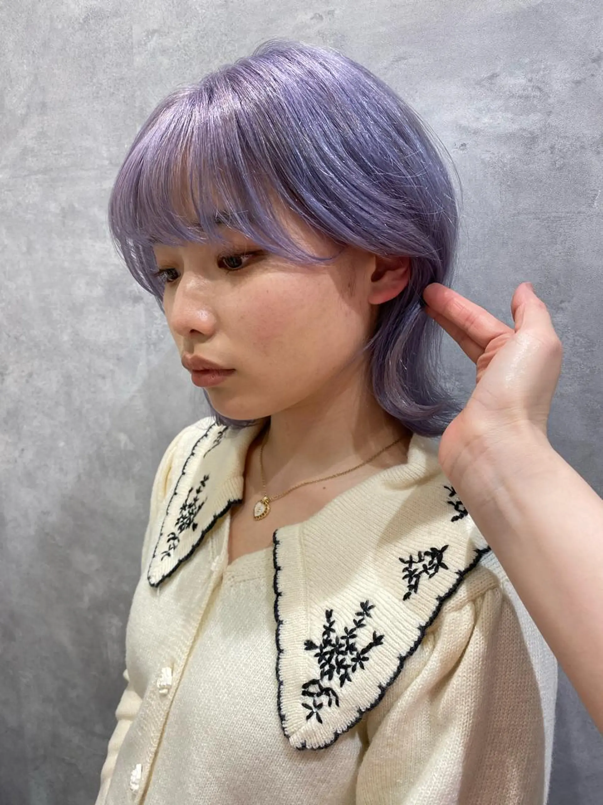 ミディアム カラー ヘアアレンジ ダブルカラー 伸ばしかけ ヨシンモリ ショートヘアはお任せ 冨樫真未のヘアスタイル