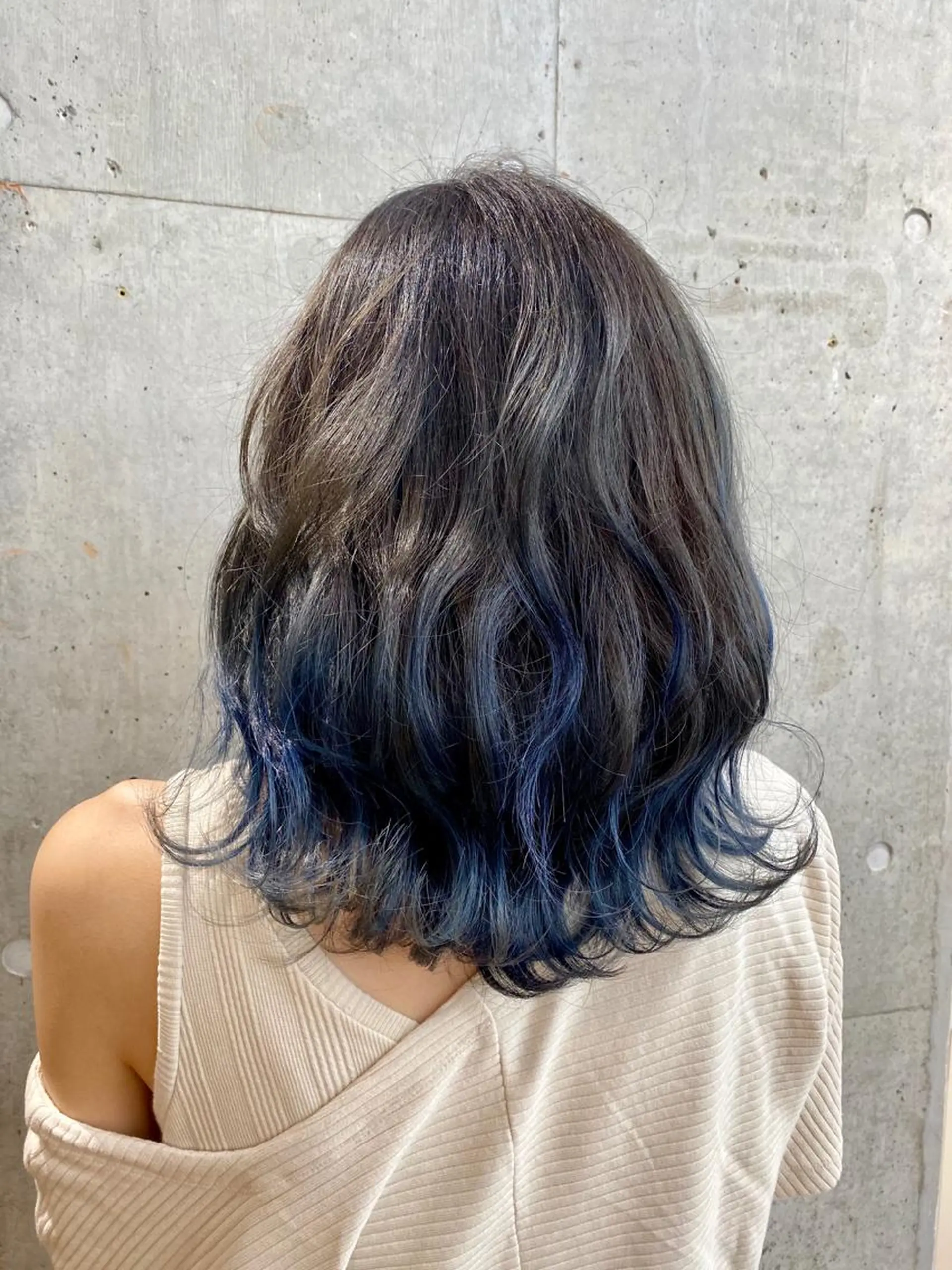 セミロング カラー Alamoa所属・な つのヘアスタイル