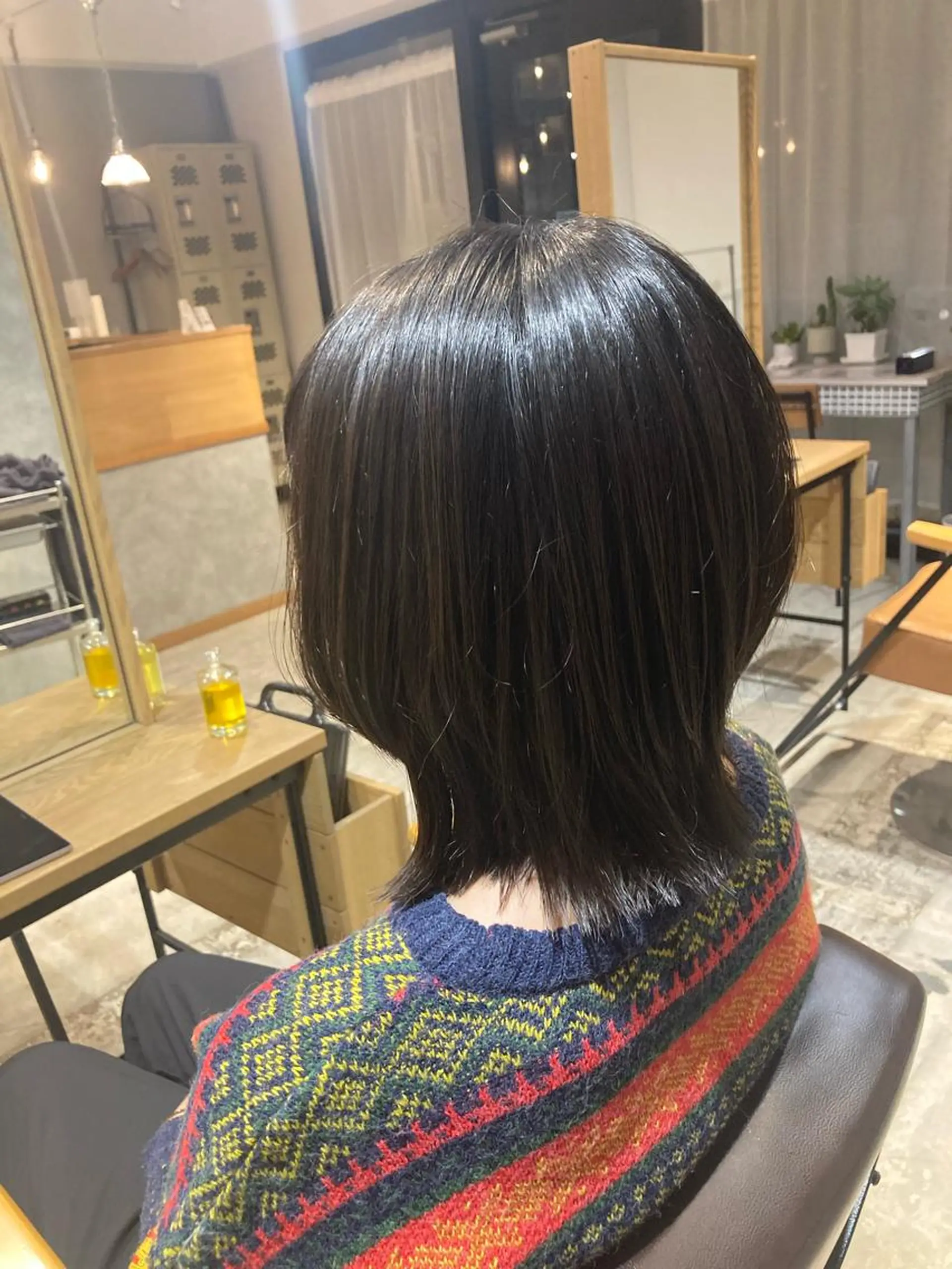 ミディアム くびれヘア くびれレイヤー レイヤーカット まるやま ゆいかのヘアスタイル