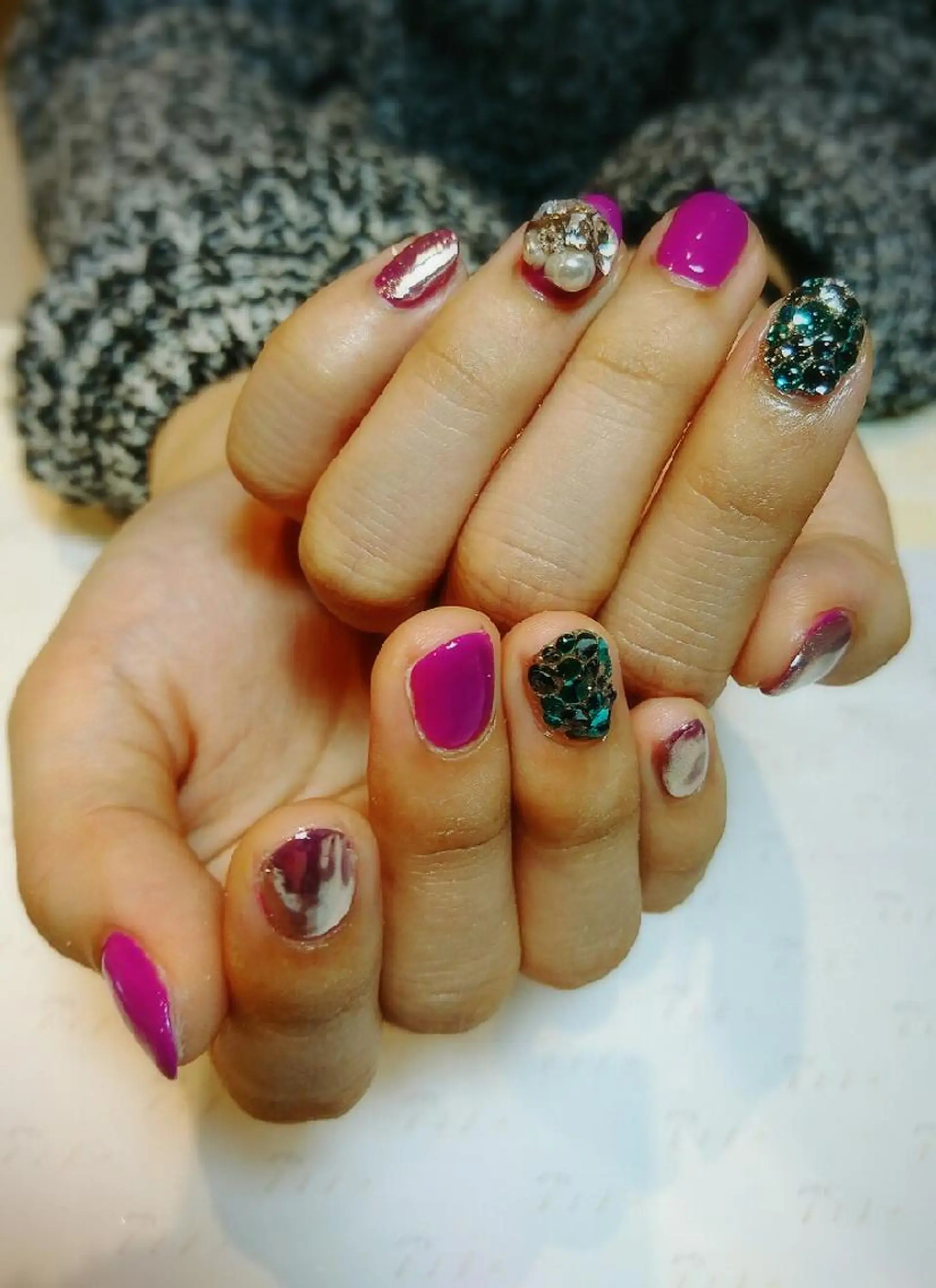 ネイル 持ち込み ストーンネイル みー shakushiroのネイルデザイン