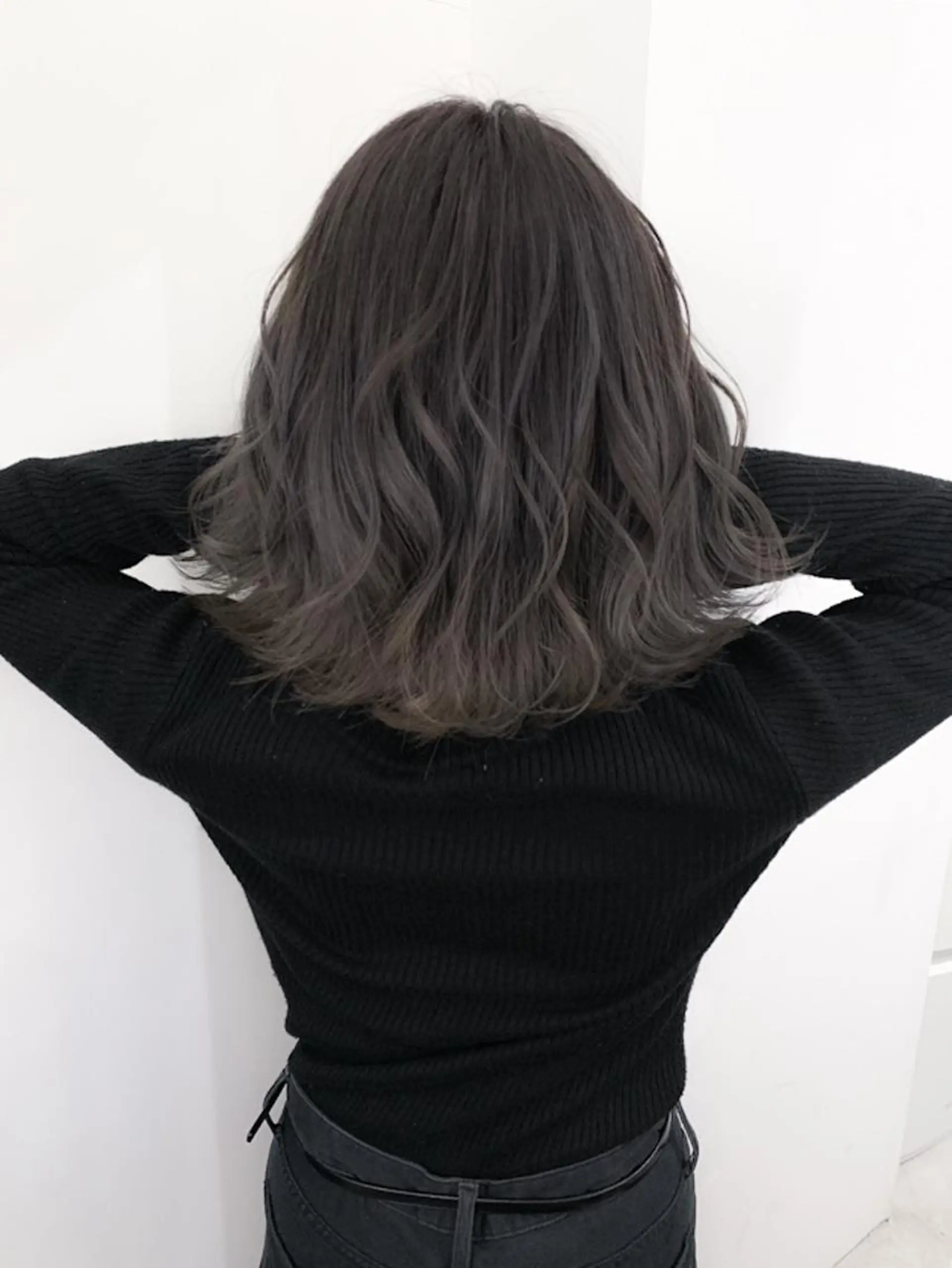 ミディアム カラー グレージュ ハイトーンカラー エクステ（レミー毛） NINEのヘアスタイル