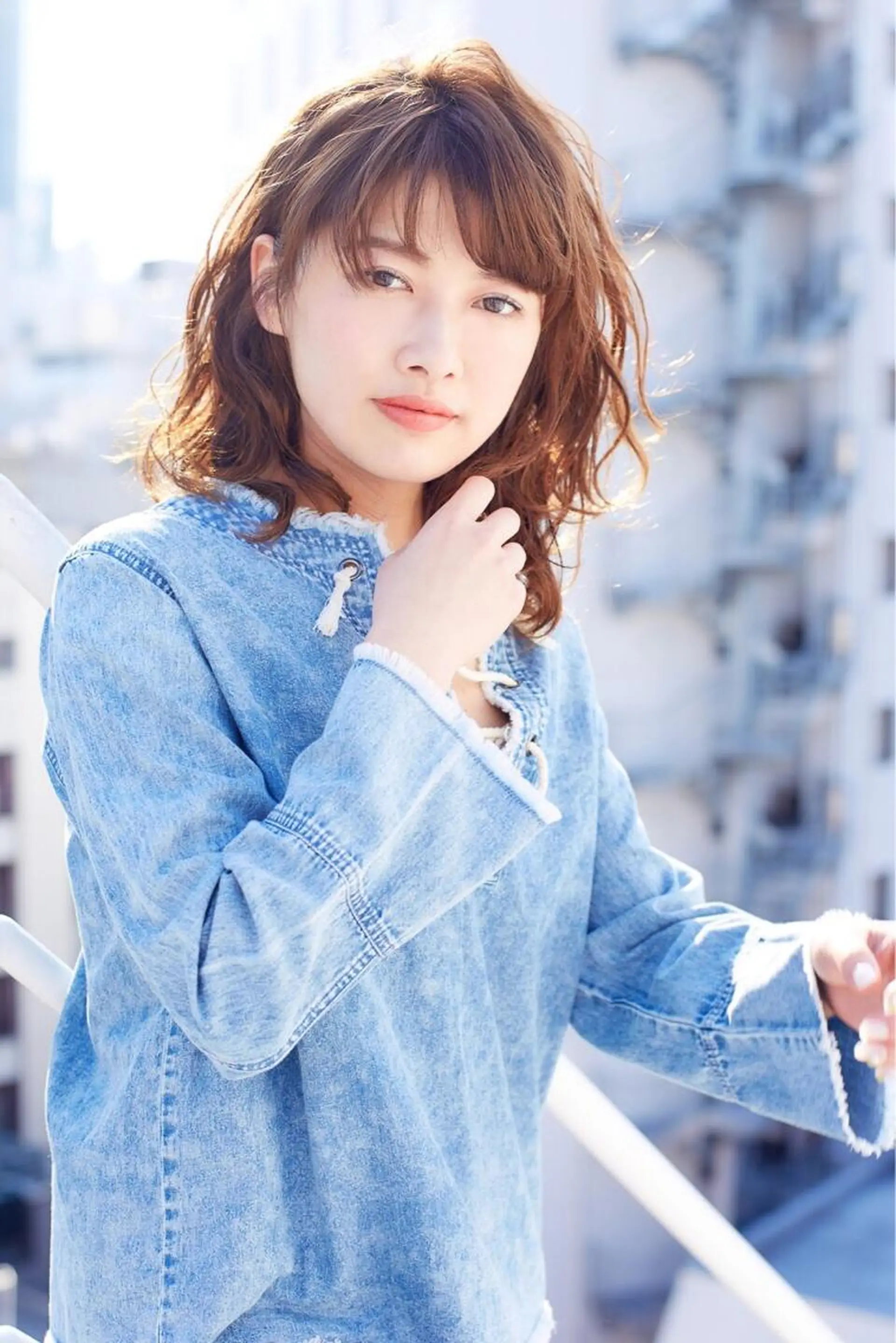 ミディアム カラー パーマ 朝比奈 志保のヘアスタイル