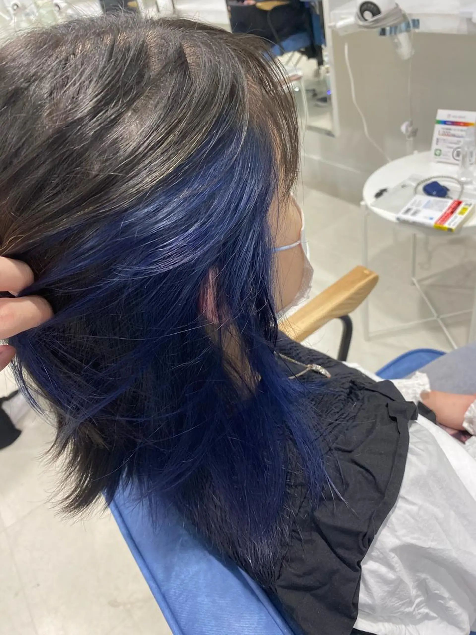 ミディアム カラー 透明感カラー ネイビーカラー 鈴木/ミルクティー/ ブリーチ/ボブ/のヘアスタイル
