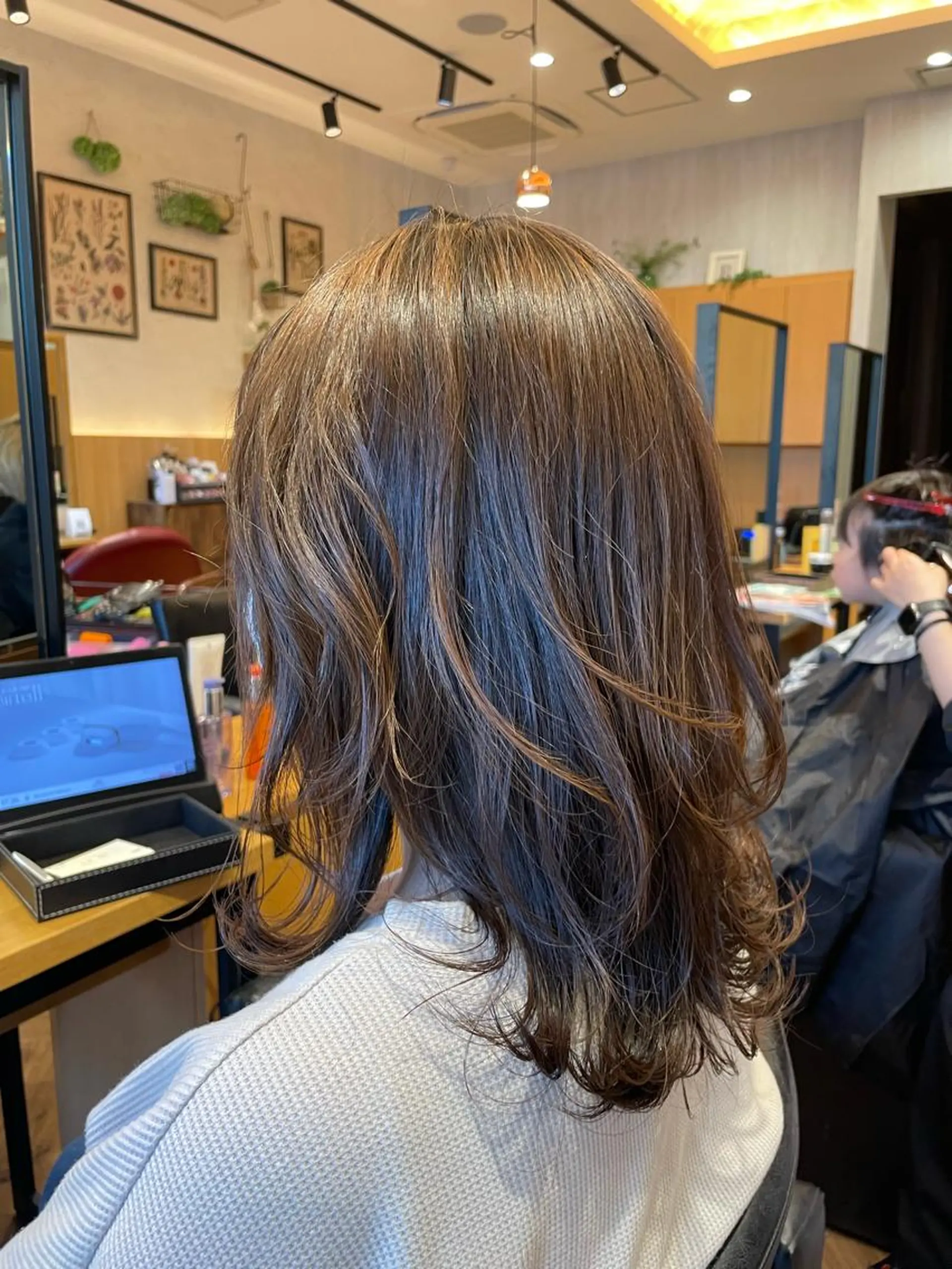 セミロング レイヤーカット WE RULE 札幌店 【ウィールール 札幌店】所属・✨️大人ショート 髙橋朋花のヘアスタイル