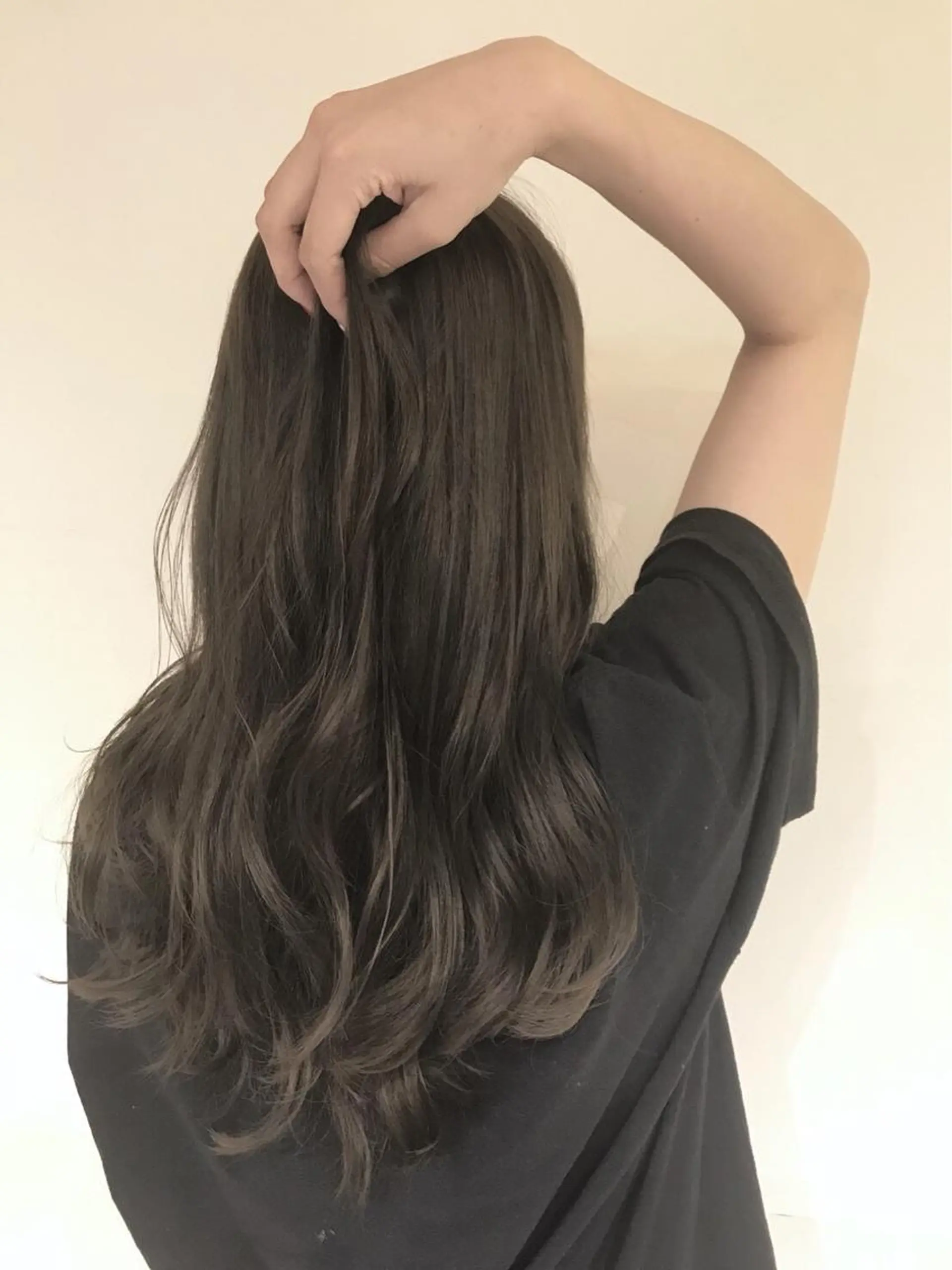 ロング カラー 野崎 ひかりのヘアスタイル