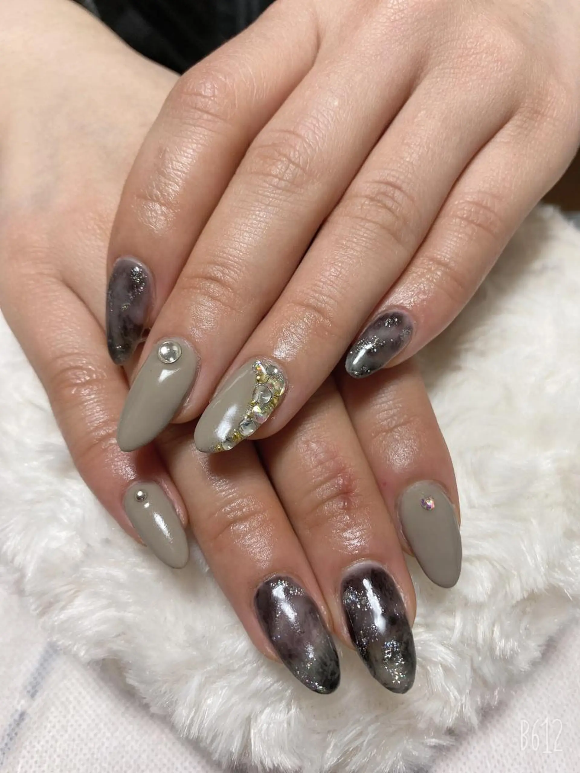 ネイル The Best Beauty受付担当のヘアスタイル