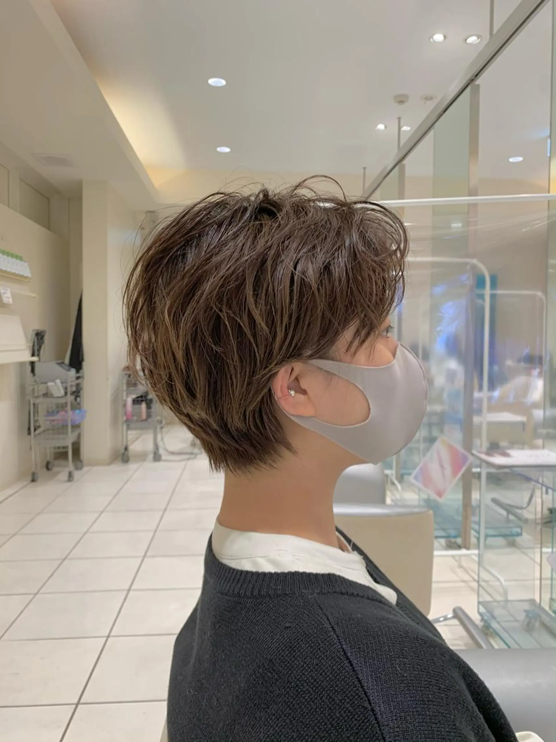 ショート カラー MODEks eau 佐藤優志のヘアスタイル