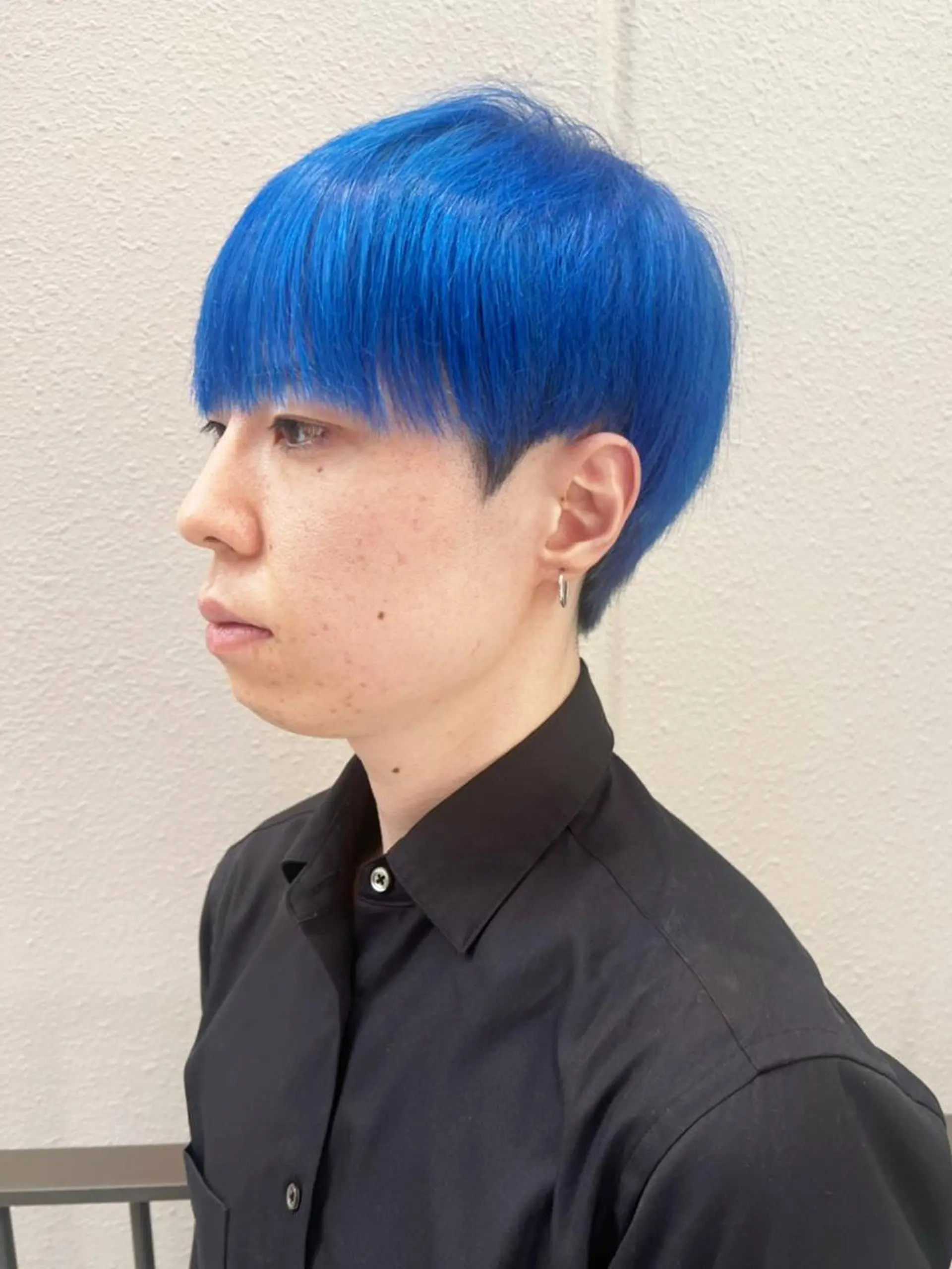 メンズ パーマ カラー ショート ブルーカラー カット ヘアカラー トリートメント ITbyALBUM 下北沢店のヘアスタイル