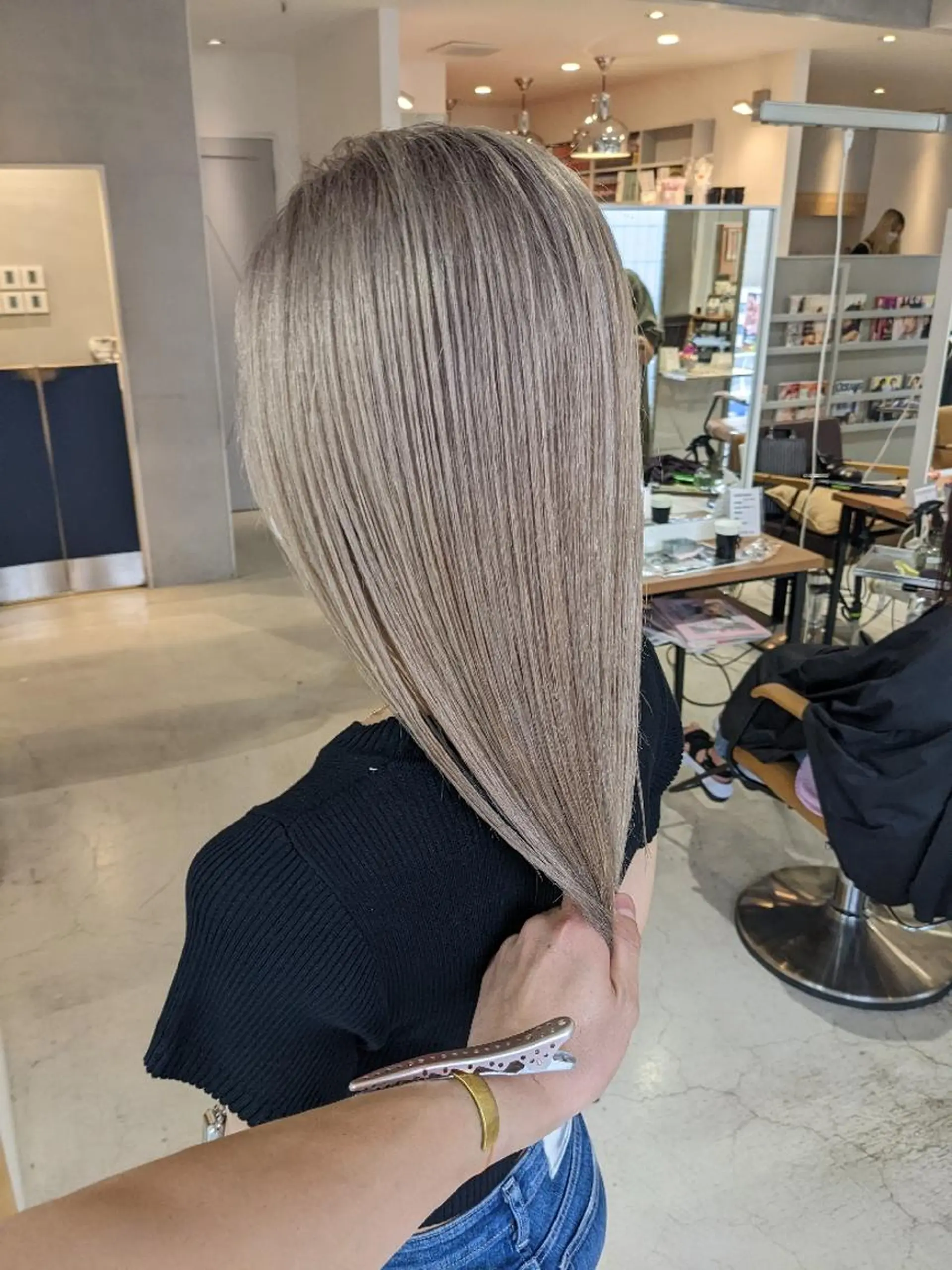 ロング カラー nameless髪質 改善ブリーチ心斎橋のヘアスタイル