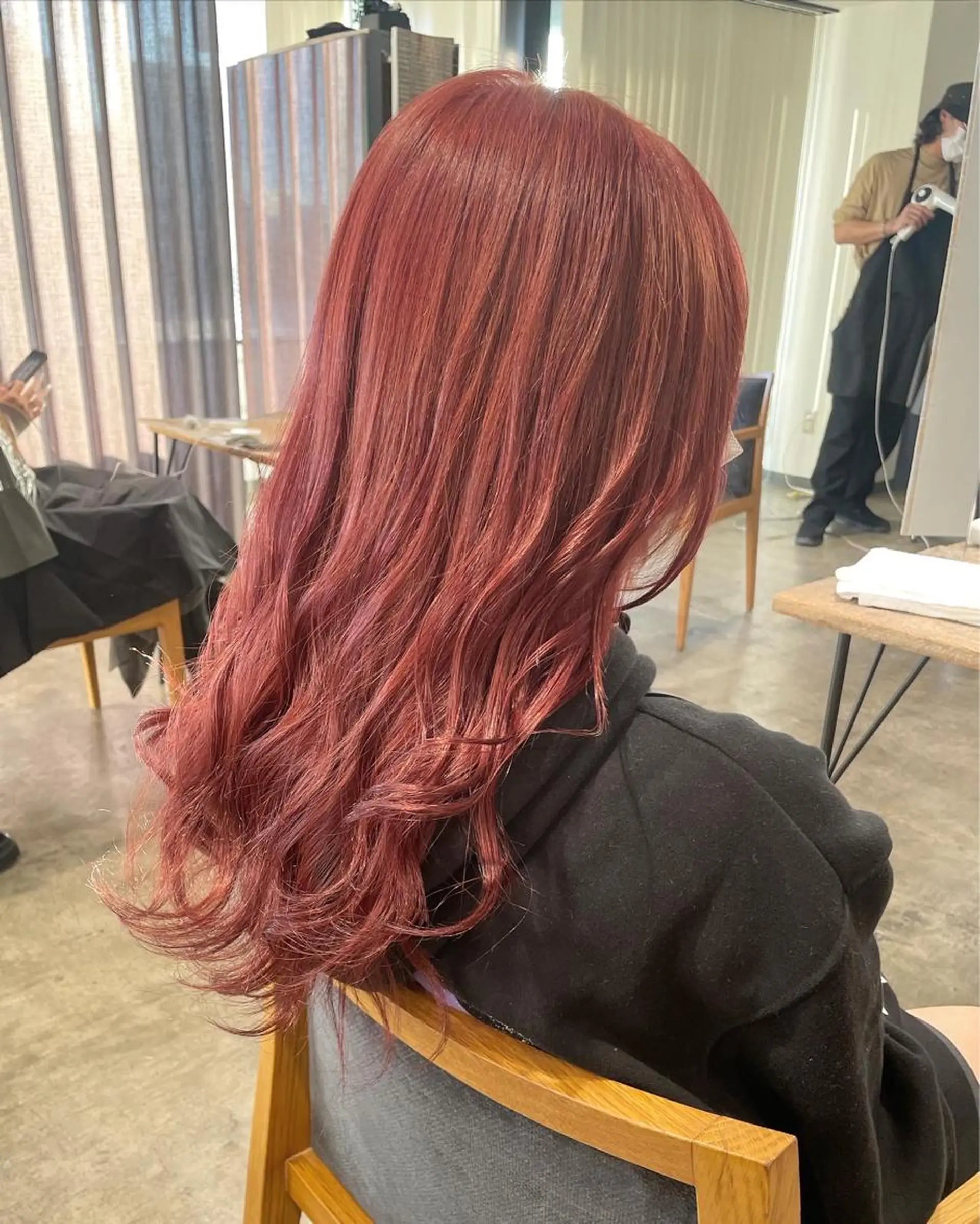 ロング カラー ピンクカラー ヘアカラー トリートメント ハイトーン/レイヤー /ケアブリーチ石川治のヘアスタイル