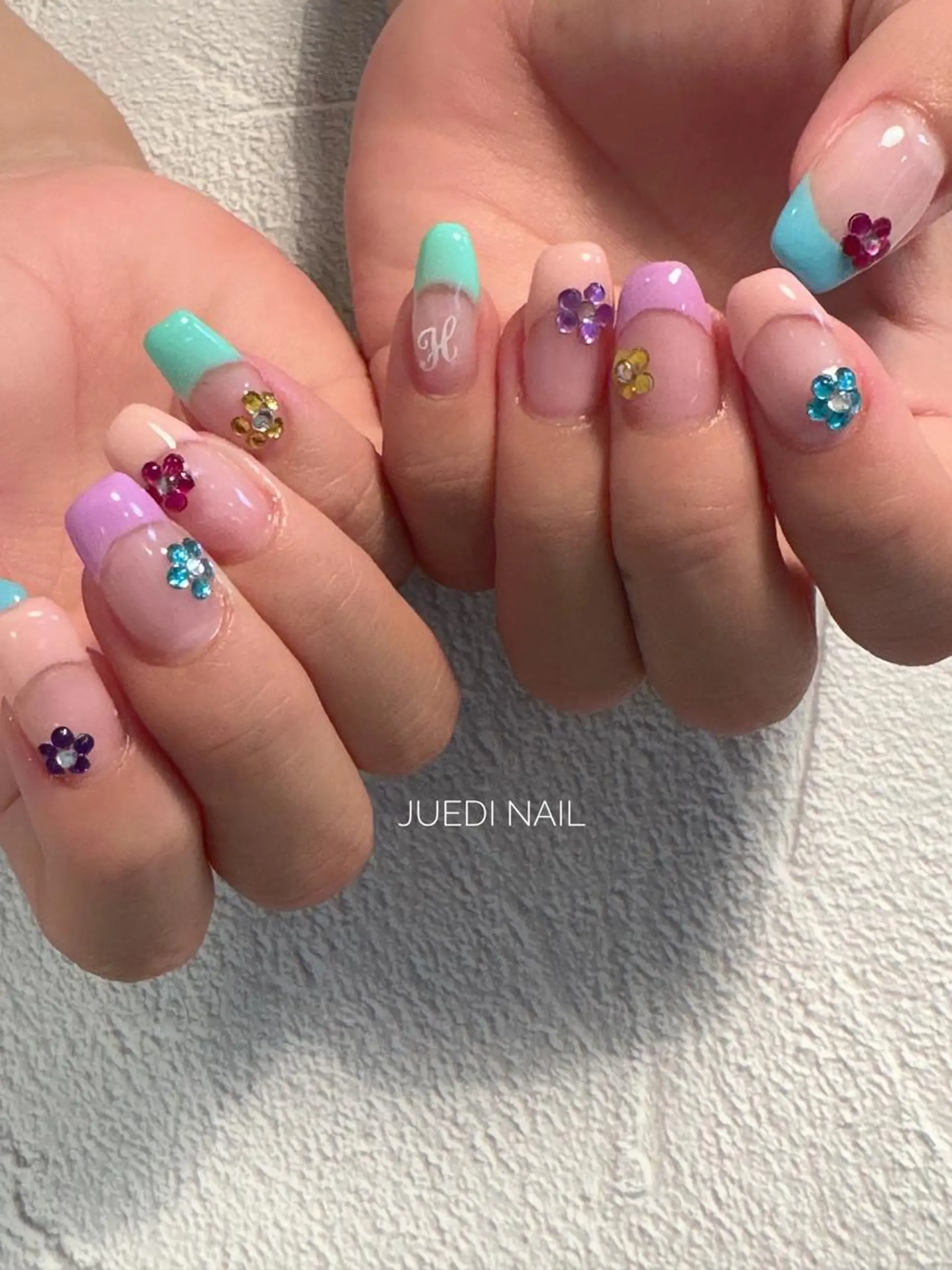 ネイル juedi nail(木曜日のネイル)所属・juedi nail 〜木曜日のネイル〜のネイルデザイン