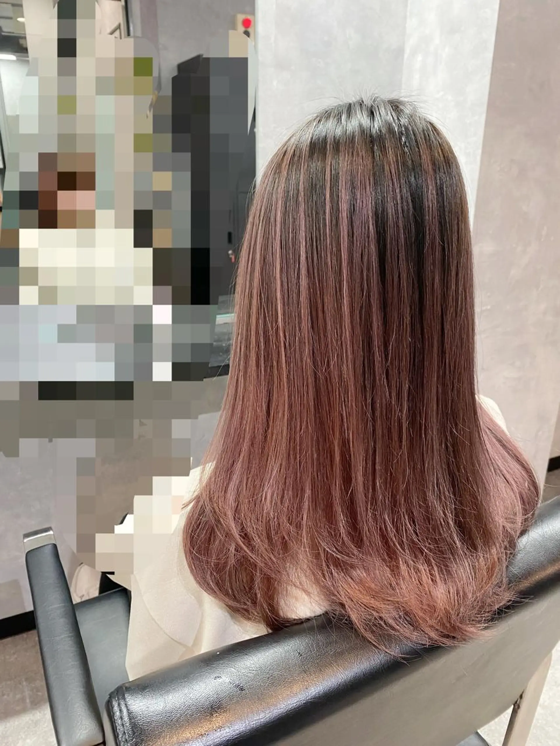 セミロング ヘアカラー ROI 【ロイ】のヘアスタイル