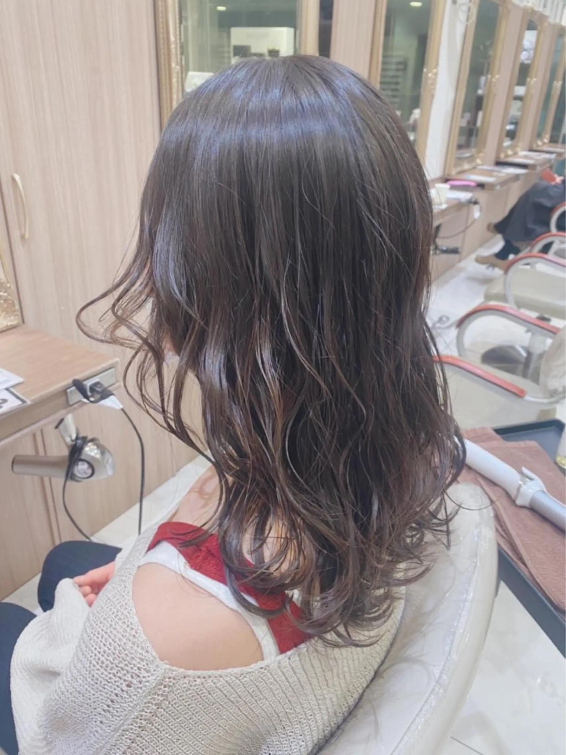 セミロング カラー パーマ 古川 琴美のヘアスタイル