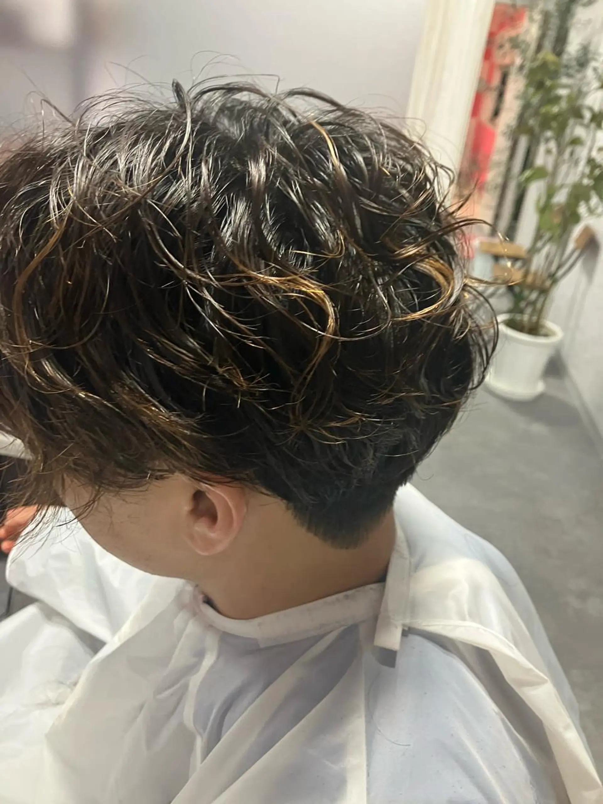 ショート パーマ メンズ メンズパーマ 刈り上げ 鈴木 裕斗のヘアスタイル