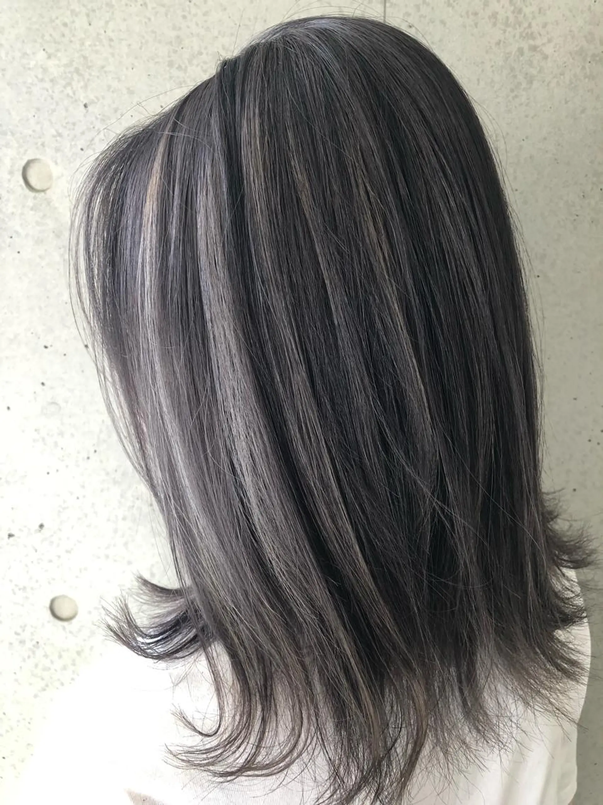 ミディアム カラー グレージュ 松本 明日可のヘアスタイル