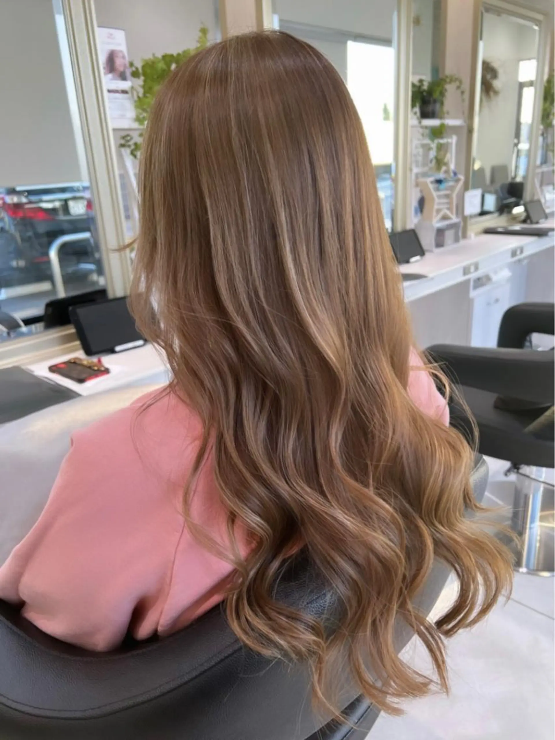 ロング カラー 岩本 菖のヘアスタイル