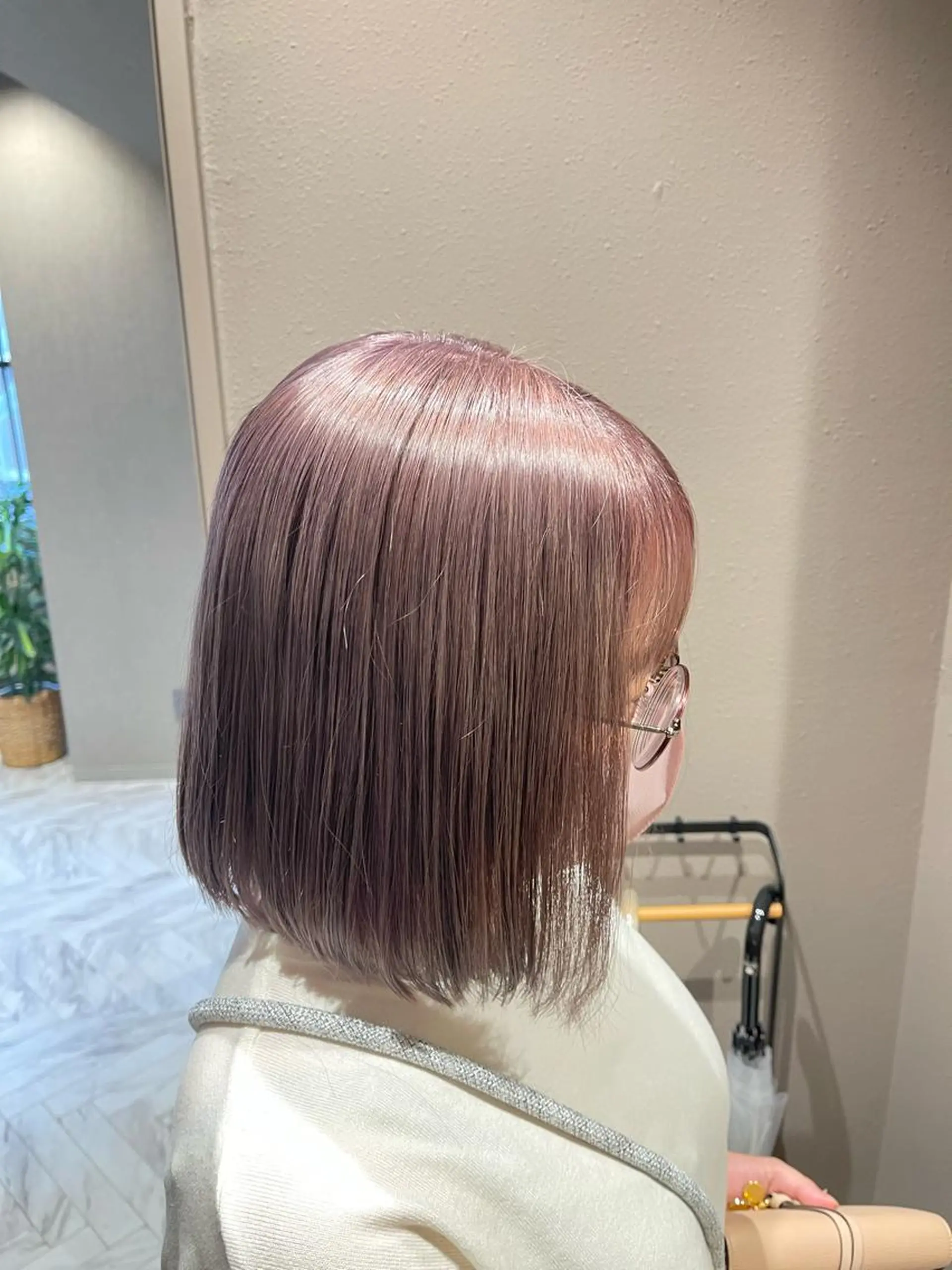 ショート カラー ベージュカラー ピンクカラー ピンクベージュ 透明感カラー/艶髪/ エクステ/HIROのヘアスタイル