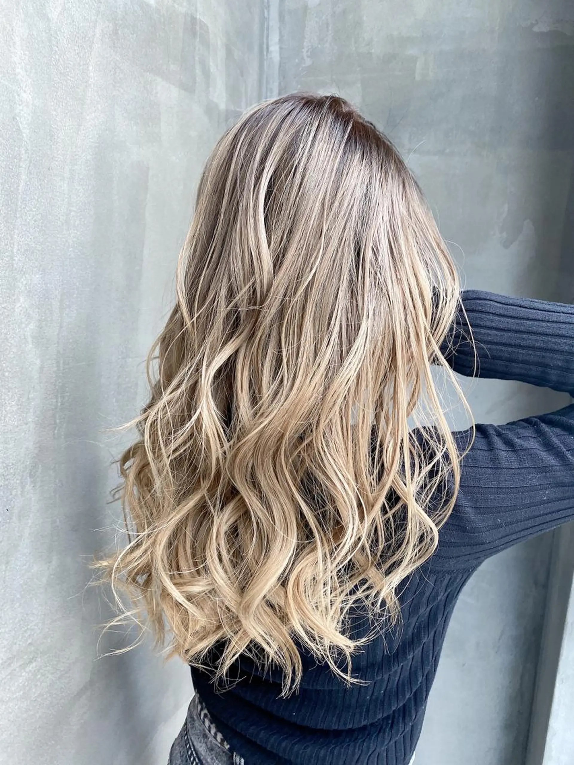 ロング カラー ハイトーンカラー Mogami Kengoのヘアスタイル