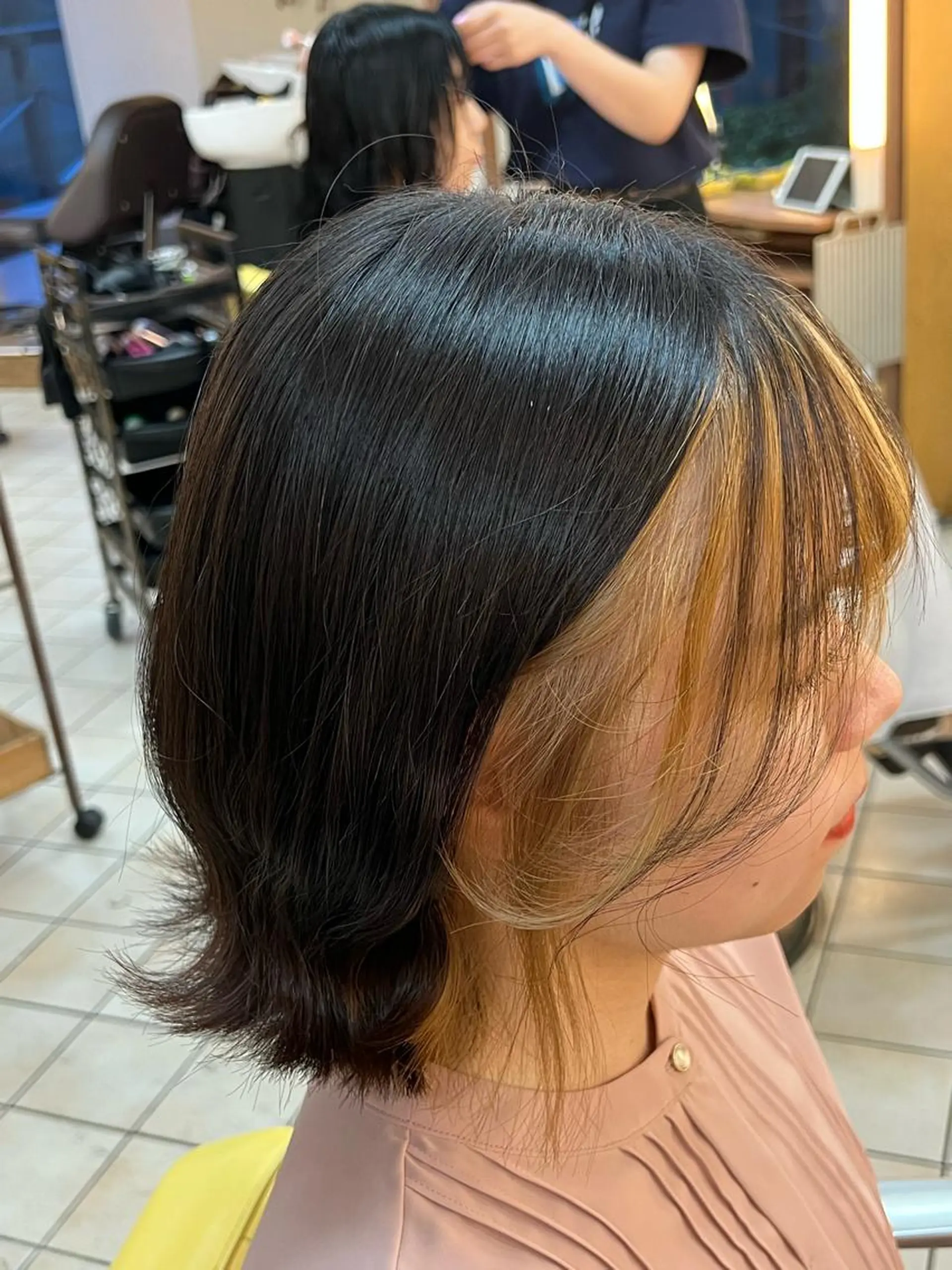 ショート カラー ベージュカラー 黒髪 ブリーチ ヘアカラー 【髪質改善/縮毛矯正 /カラー】ホサカのヘアスタイル