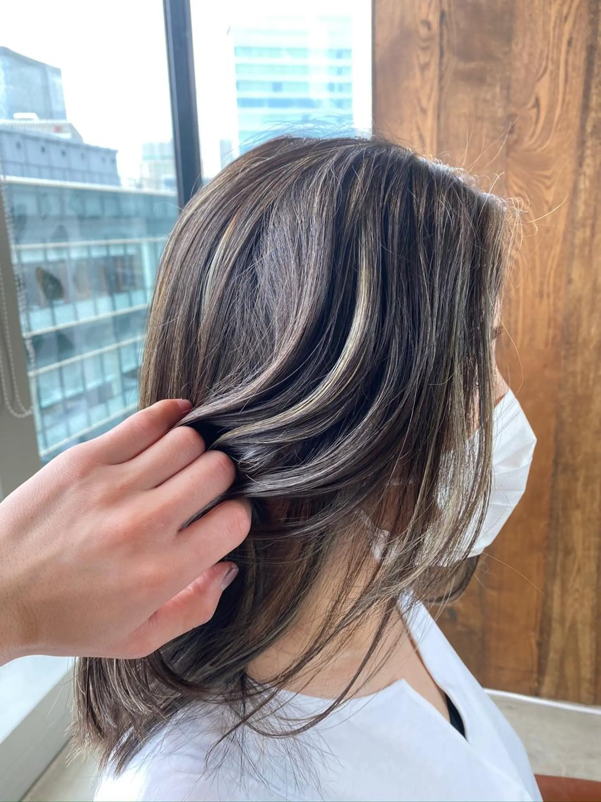 カラー ハイライトカラー 顔まわりの神様✨ 透明感カラー藤嶋秀幸のヘアスタイル