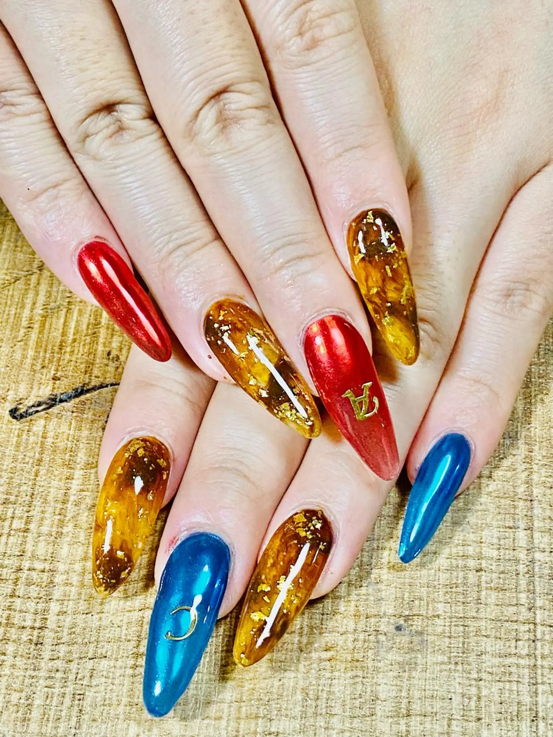 ネイル ジェルネイル ハードジェル ハンドネイル ハンドケア 安藤 Charlotteのネイルデザイン