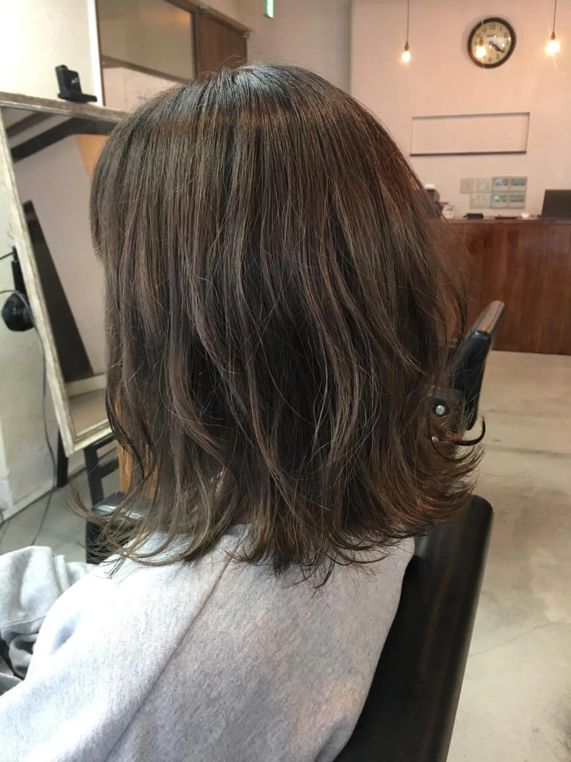 セミロング フジサキ ケンのヘアスタイル