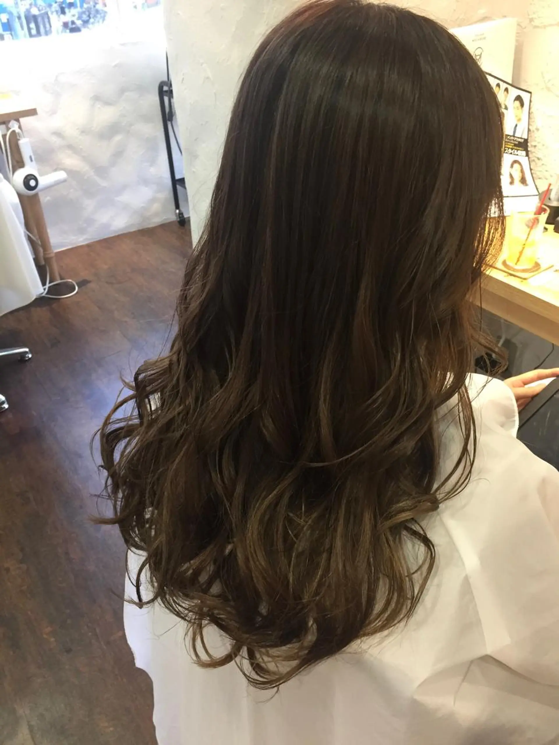 ロング カラー ハイライトカラー ハイライト 伊藤 優希のヘアスタイル