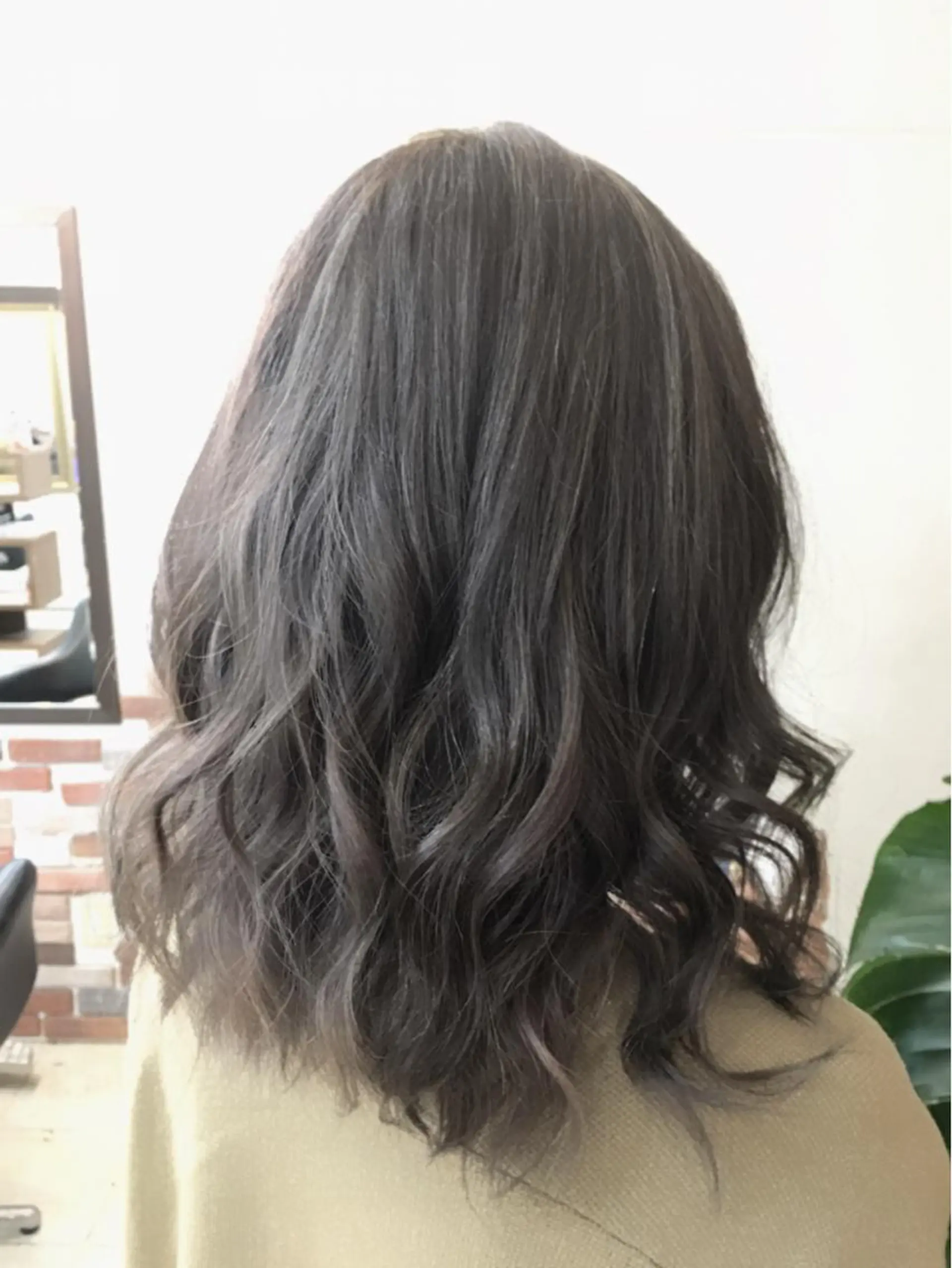 セミロング カラー パーマ ヘアアレンジ ショコラグレージュ グレージュ 最高峰の技術力☆ 樋口健人のヘアスタイル