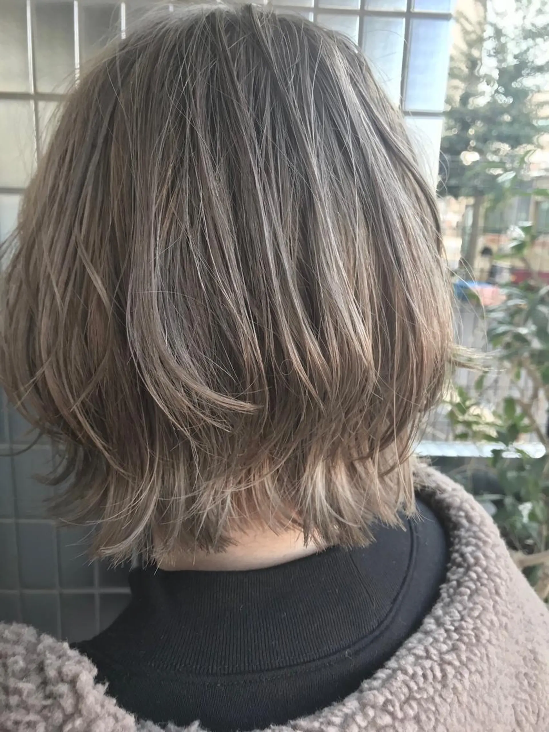 ショート カラー ベージュカラー ブリーチ ミルクティーベージュ ヘアカラー トリートメント ✅ｼｪｱｻﾛﾝJAM 相田友和のヘアスタイル