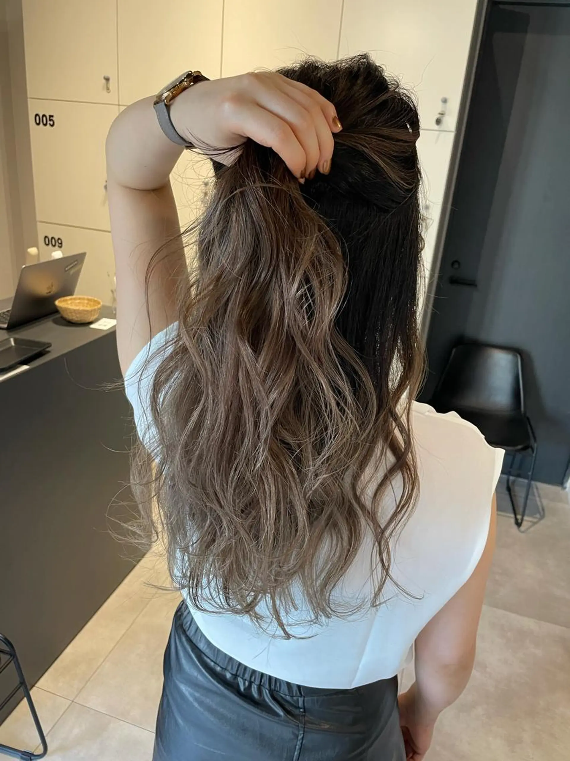 ミディアム カラー バレイヤージュ レイヤーカット ブリーチ👩‍🦳/ ‪✂︎MANAMIのヘアスタイル