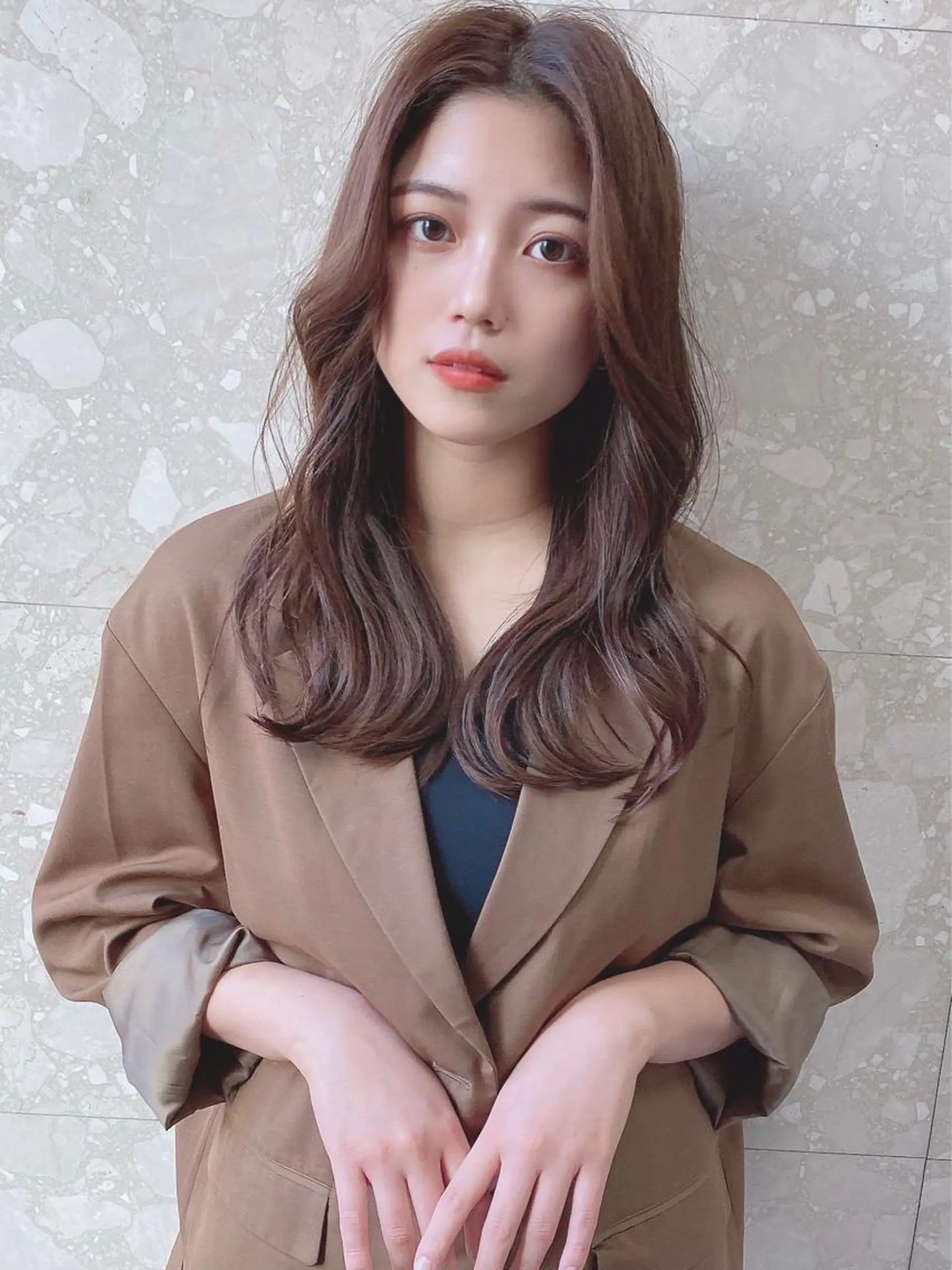 ロング カラー ベージュカラー ブリーチ ダブルカラー グレージュ ミルクティーベージュ ヘアカラー トリートメント 個室サロンLOUIMADNA栄店所属・髪質改善美容師 個室サロン白金厚哉のヘアスタイル