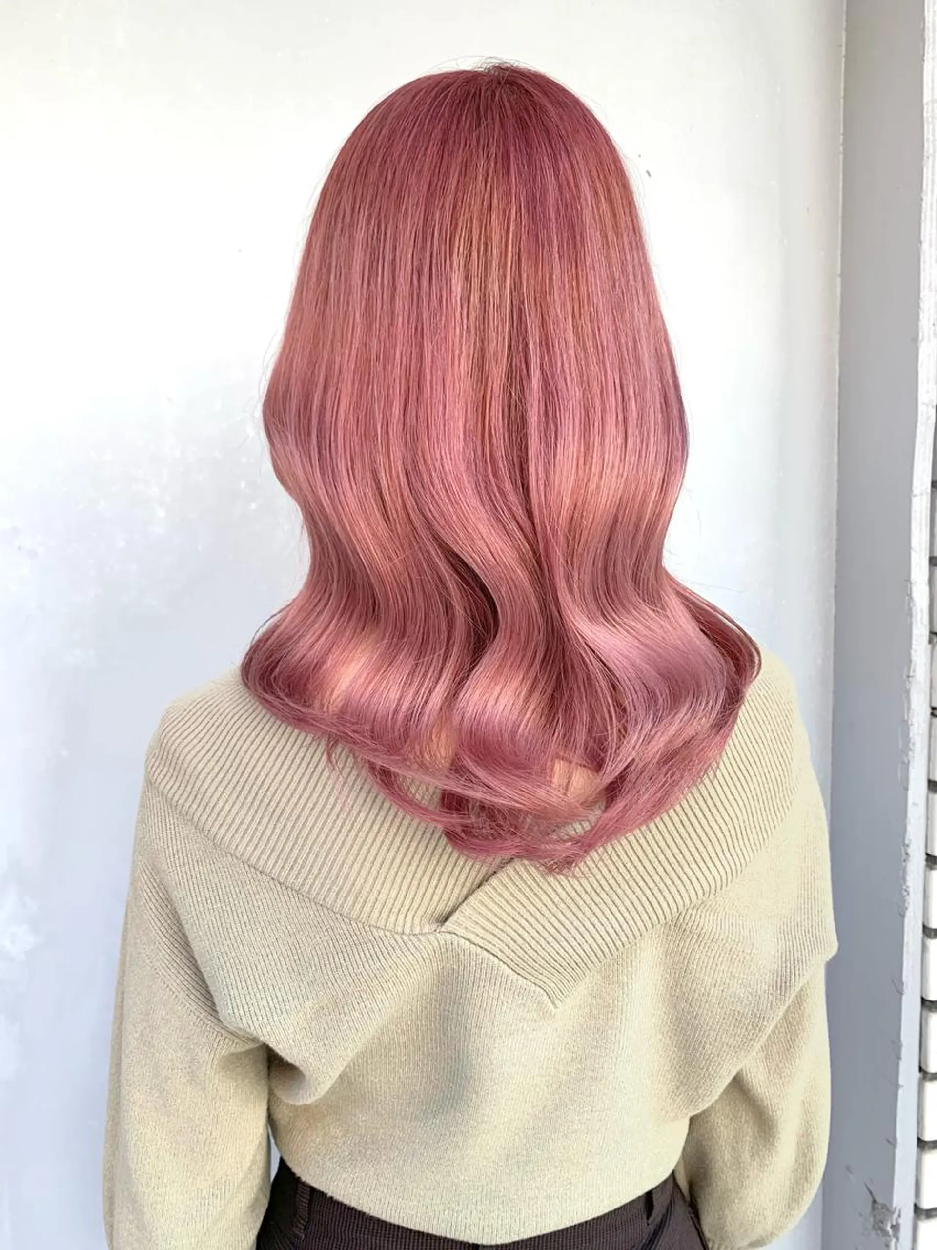 ミディアム カラー 透明感カラー ピンクカラー くびれヘア ヘアカラー トリートメント 映える顔周りカット ♥️韓国ヘア"ちぇるのヘアスタイル