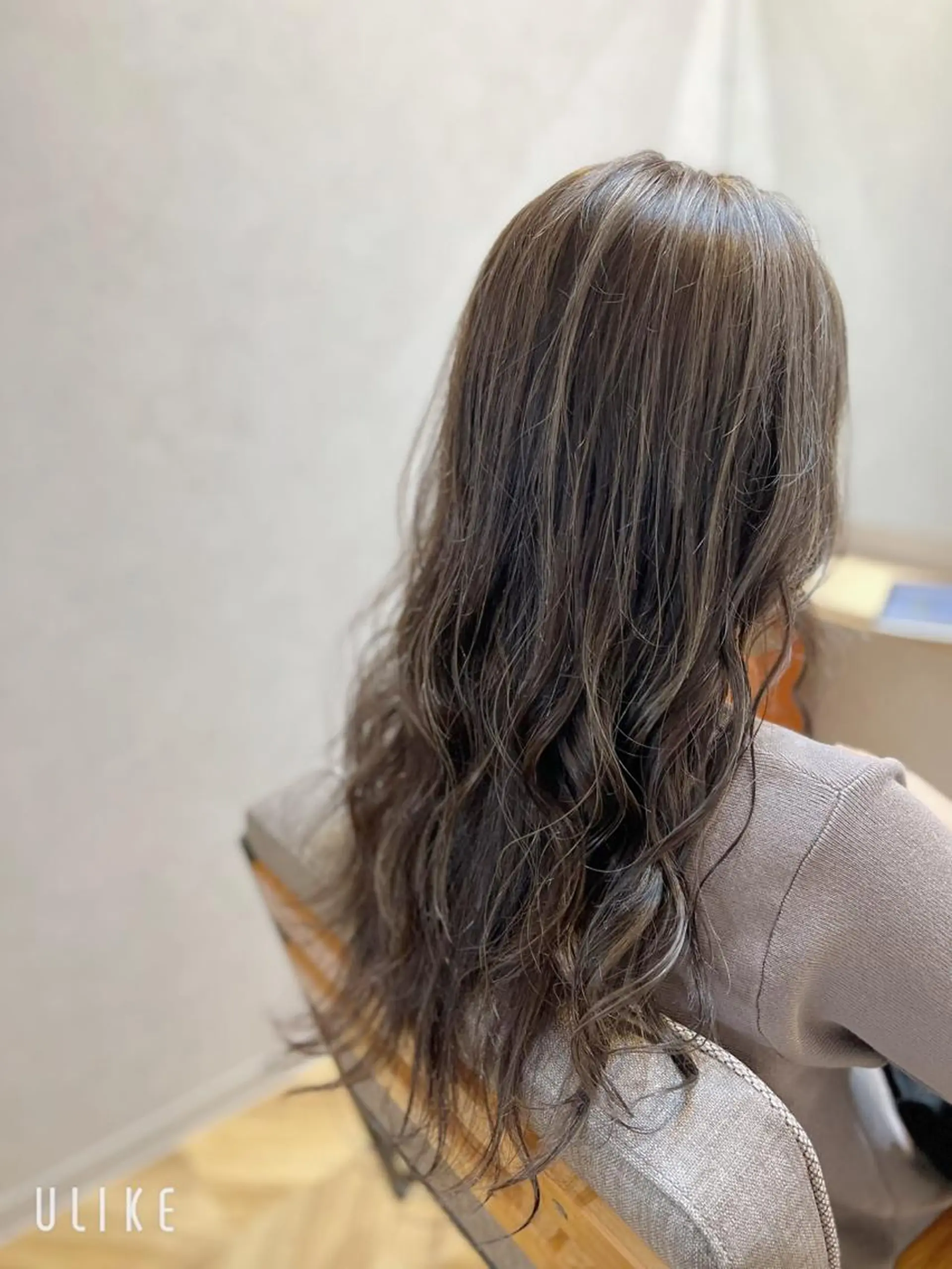 ロング カラー バレイヤージュ 黒髪 ブリーチ ブルーカラー ブルーブラック "今"だけでない美髪 KOTOMIのヘアスタイル